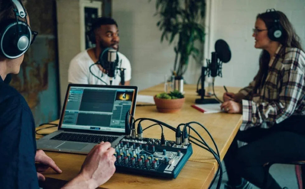 Soundcraft Notepad-8FX mała analogowa konsola miksująca z USB I/O i efektami leksykonu