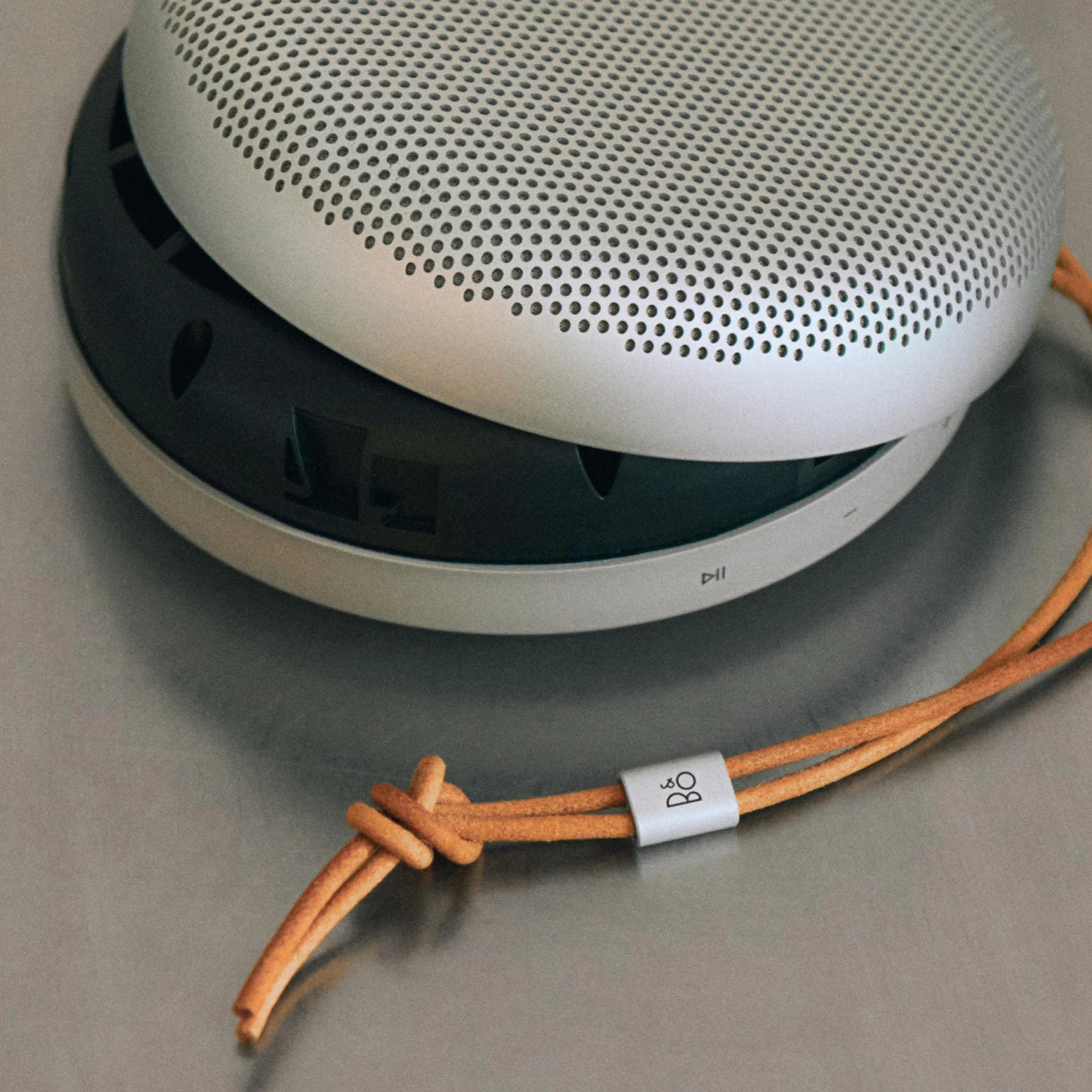 Bang & Olufsen Beosound A1 3. Generation natural aluminium Tragbarer Bluetooth-Lautsprecher IP67