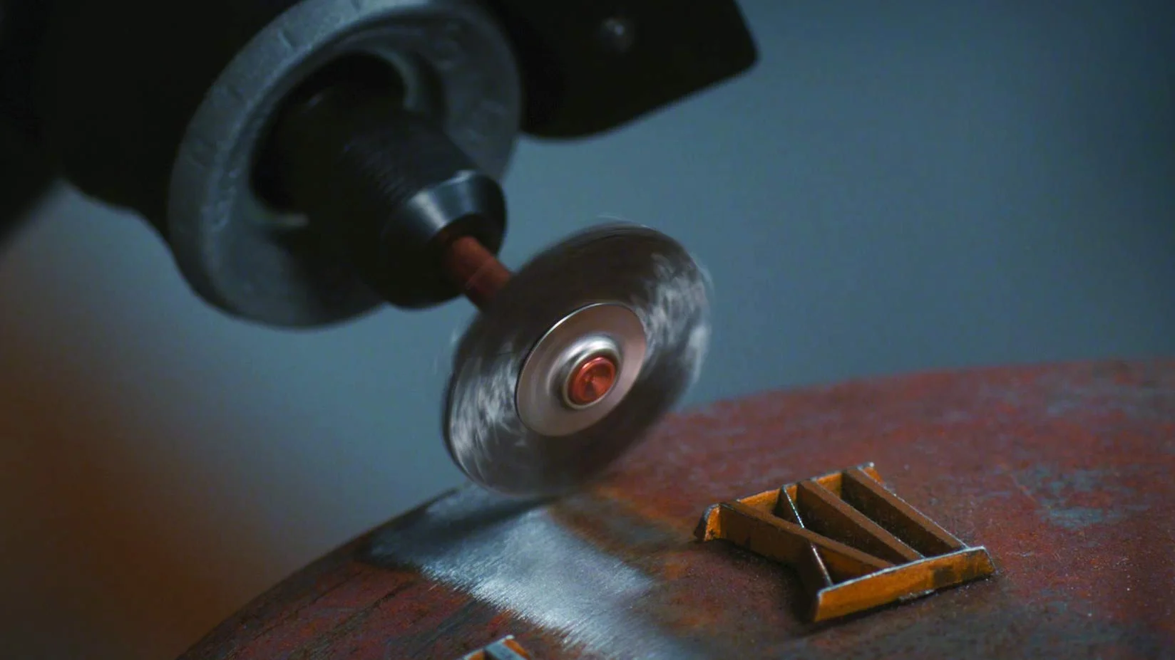 Dremel 530 szczotka ze stali nierdzewnej, zestaw akcesoriów: 2 szczotki (19 mm) do czyszczenia materiałów odpornych na korozję