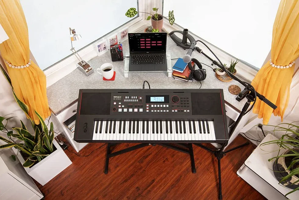 Roland E-X50 Aranżer Keyboard Bluetooth Stereofoniczne Głośniki Wejście Mikrofonowe Automatyczny Akompaniament
