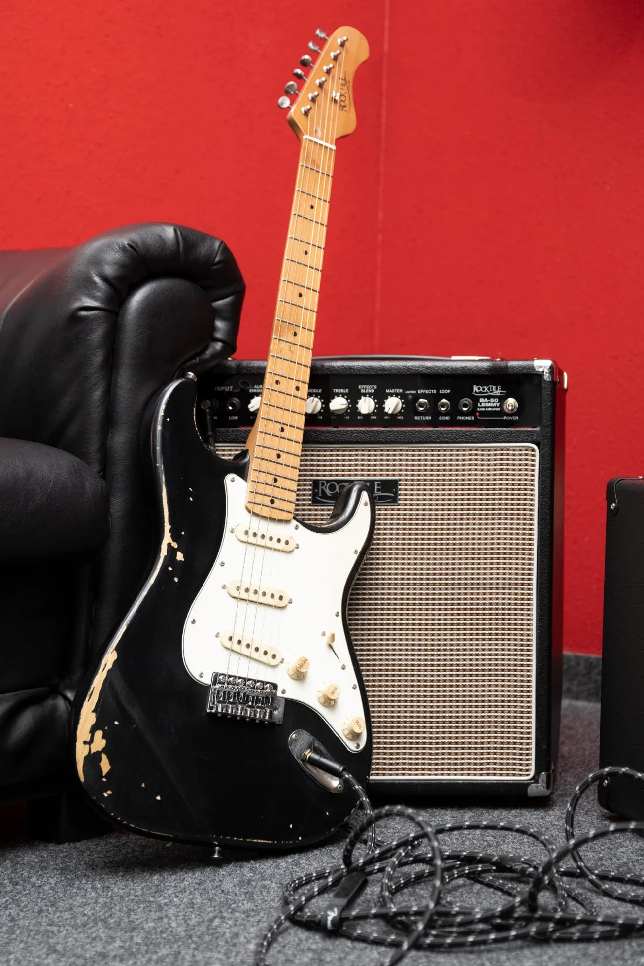 Rocktile Vinstage ST-RMBK gitara elektryczna relicowa jesion prażony klon 3 x Single Coil Pickup czarny