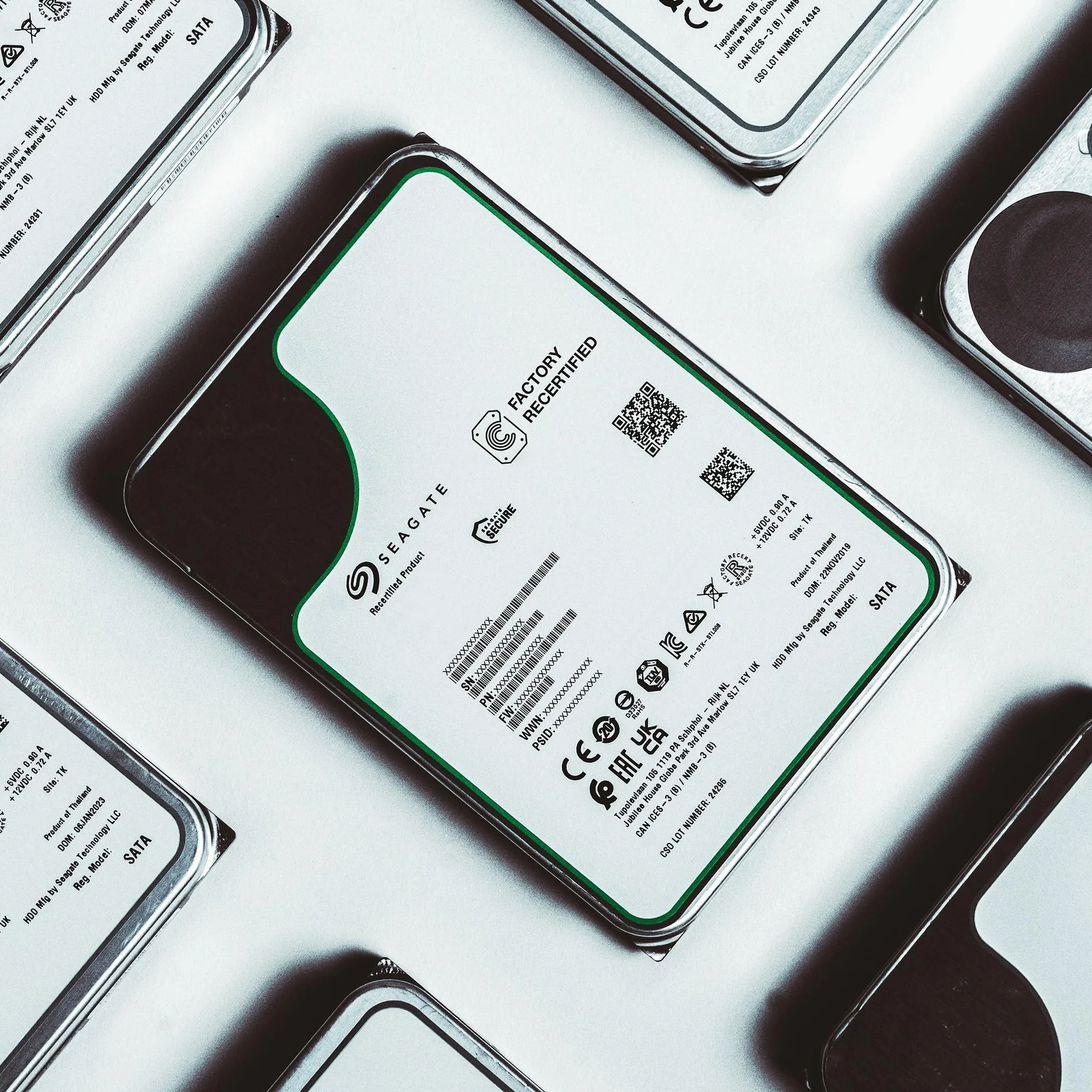 Dysk twardy Seagate Exos 28TB do serwera wewnętrznego ST28000NM000C, 3,5 cala, SATA 6 Gb/s, 7200 obr./min, 512 MB pamięci podręcznej (odnowiony)