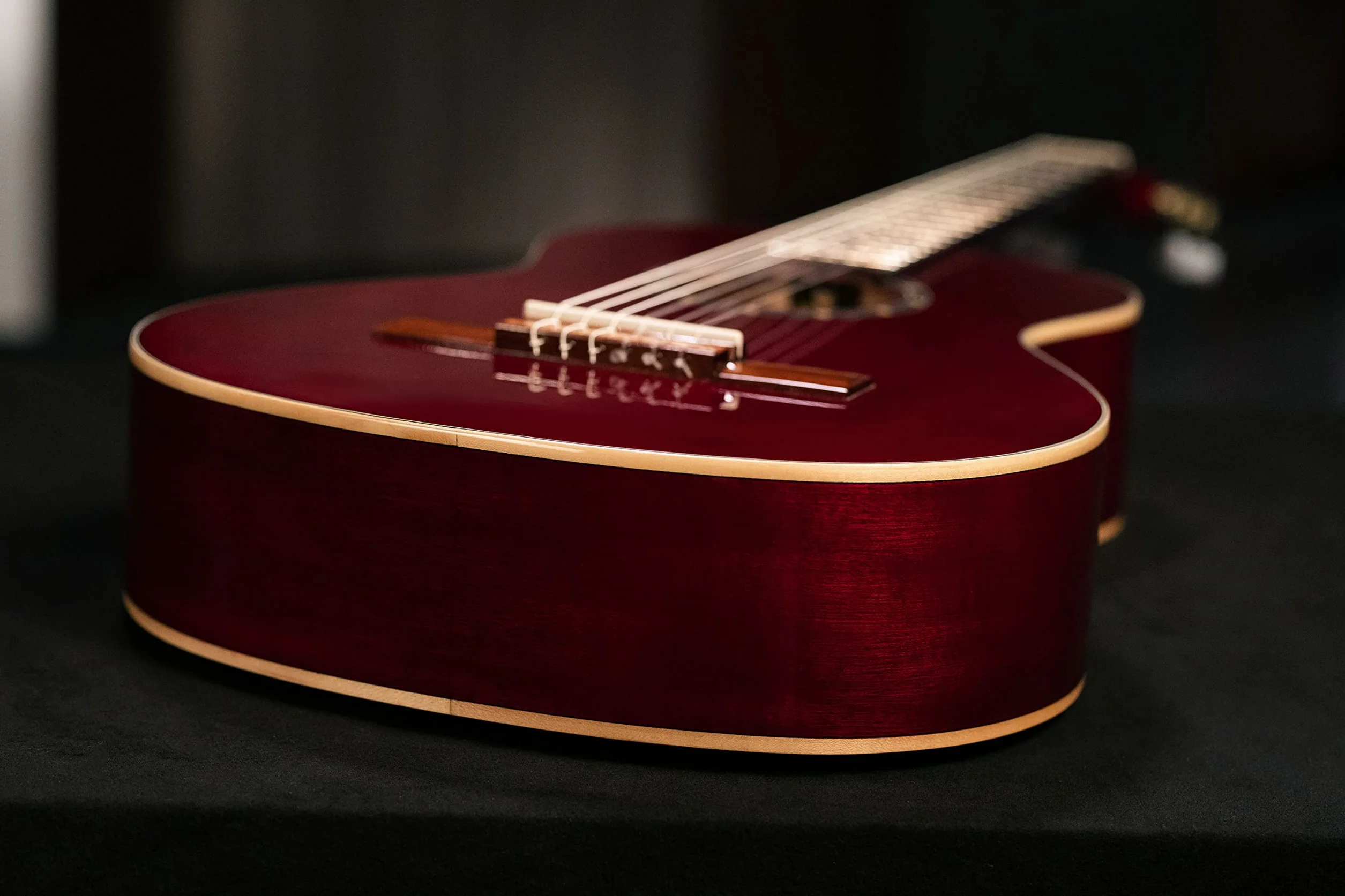 Ortega Guitars Gitara Klasyczna 3/4 – Seria Family – W Zestawie Z Pokrowcem – Świerk, Mahoń, Kolor Czerwony (R121-3/4WR)
