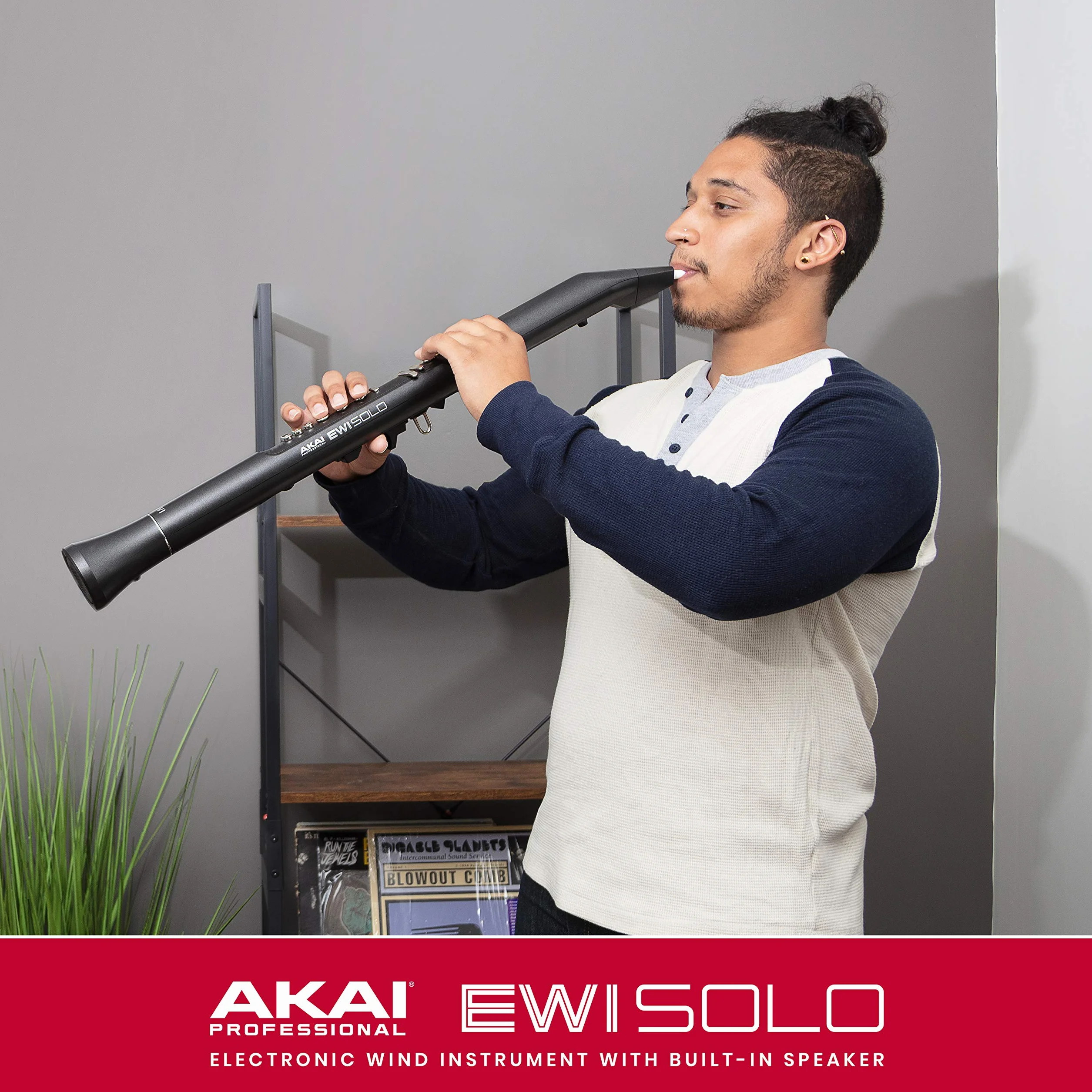 Akai Professional EWI Solo - Elektroniczny Instrument Dęty z Wbudowanym Głośnikiem, Akumulatorem, 200 Brzmieniami i Łącznością USB MIDI