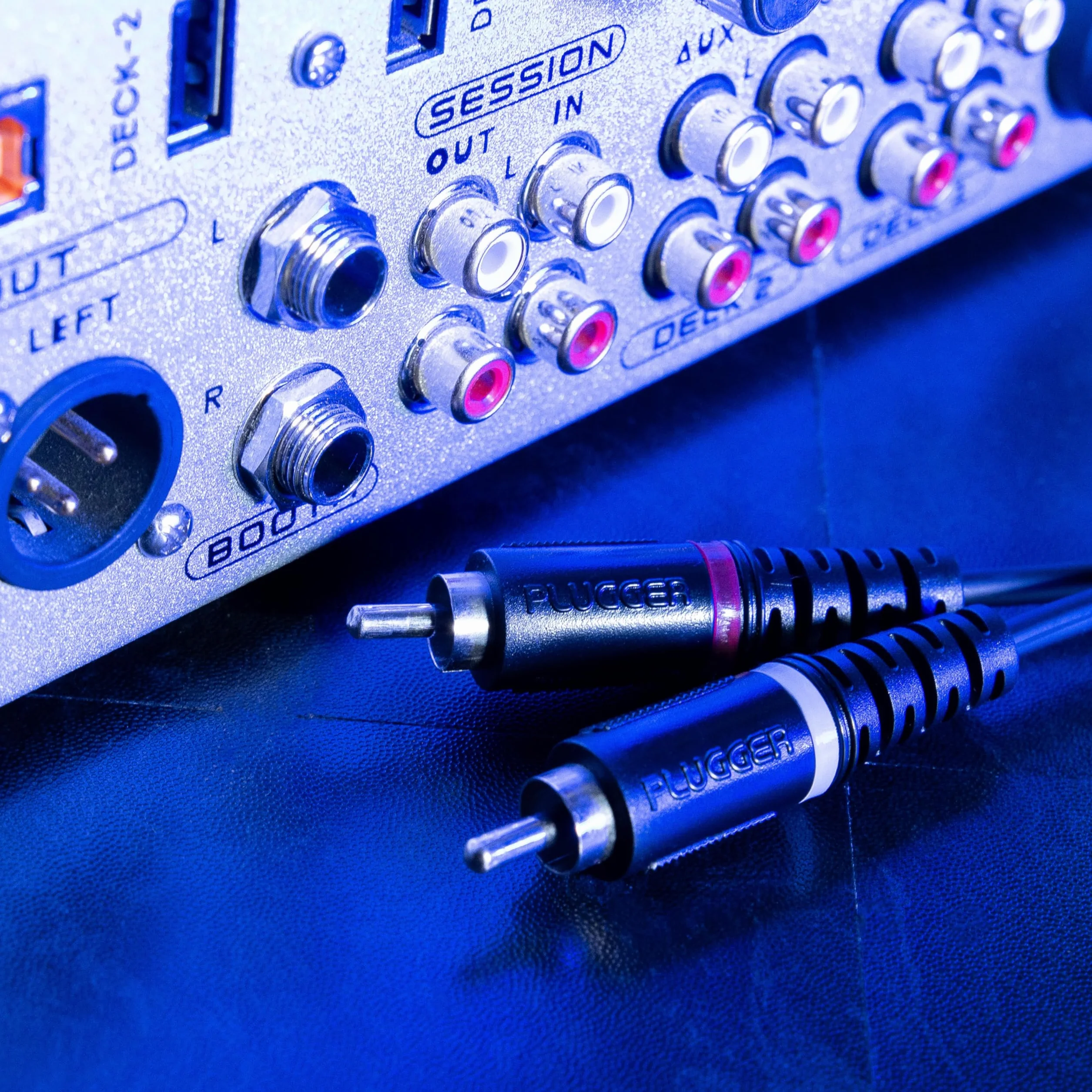 Plugger Pasek kablowy 3B/XLR męski na RCA męski 3 m czarny