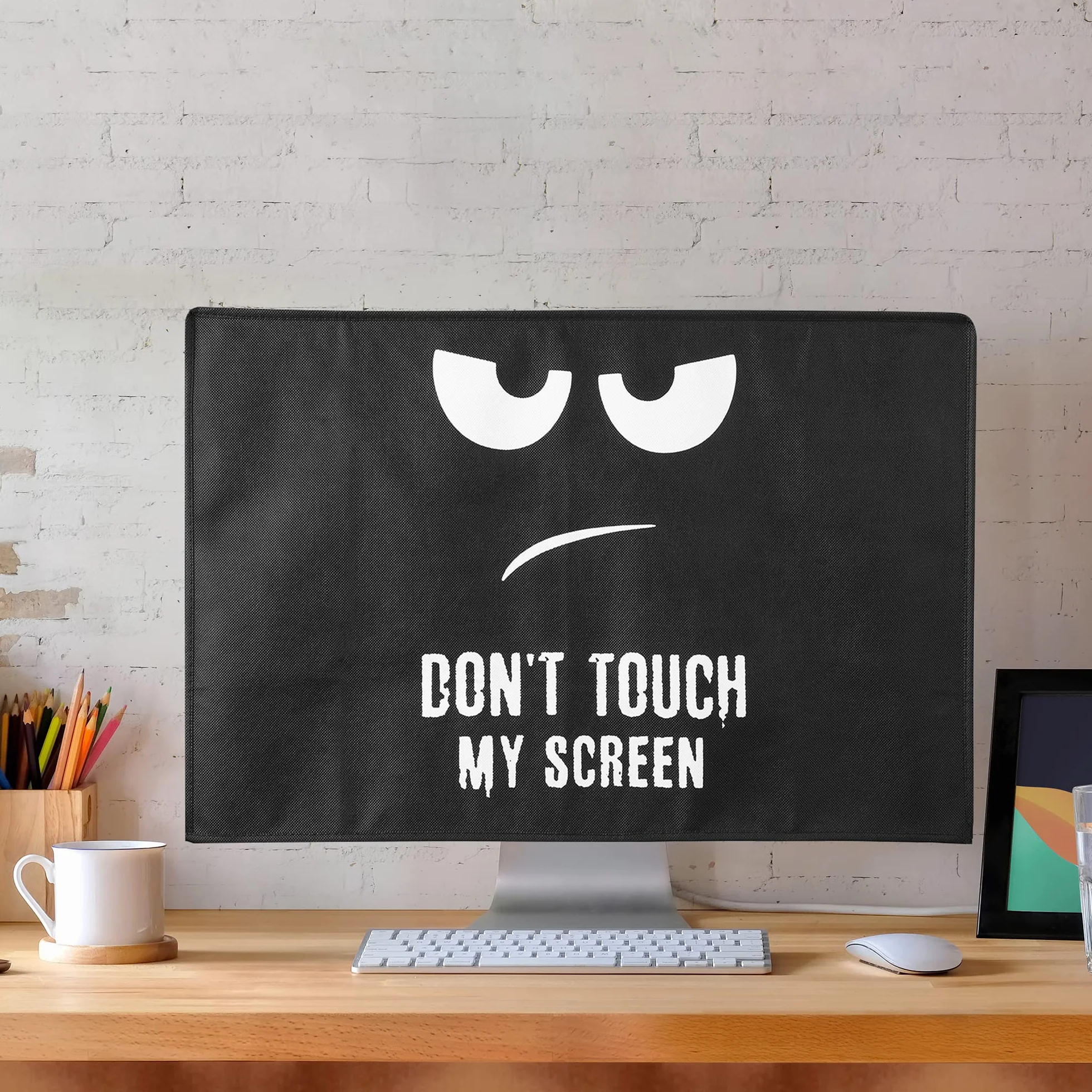 kwmobile Pokrowiec na monitor komputerowy kompatybilny z Apple Studio Display - Don't Touch My Screen biały/czarny