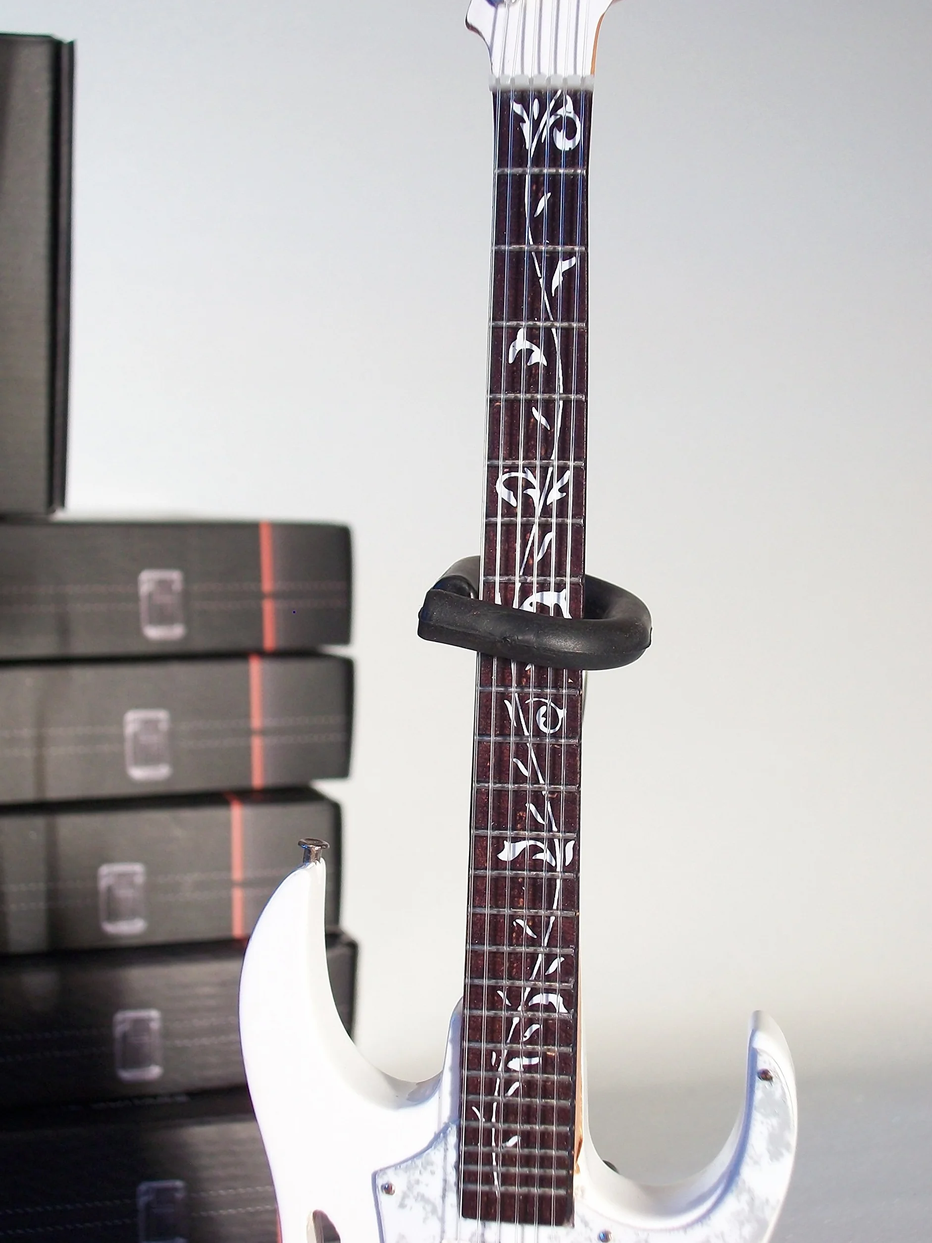 Steve Vai - Signature White Jem