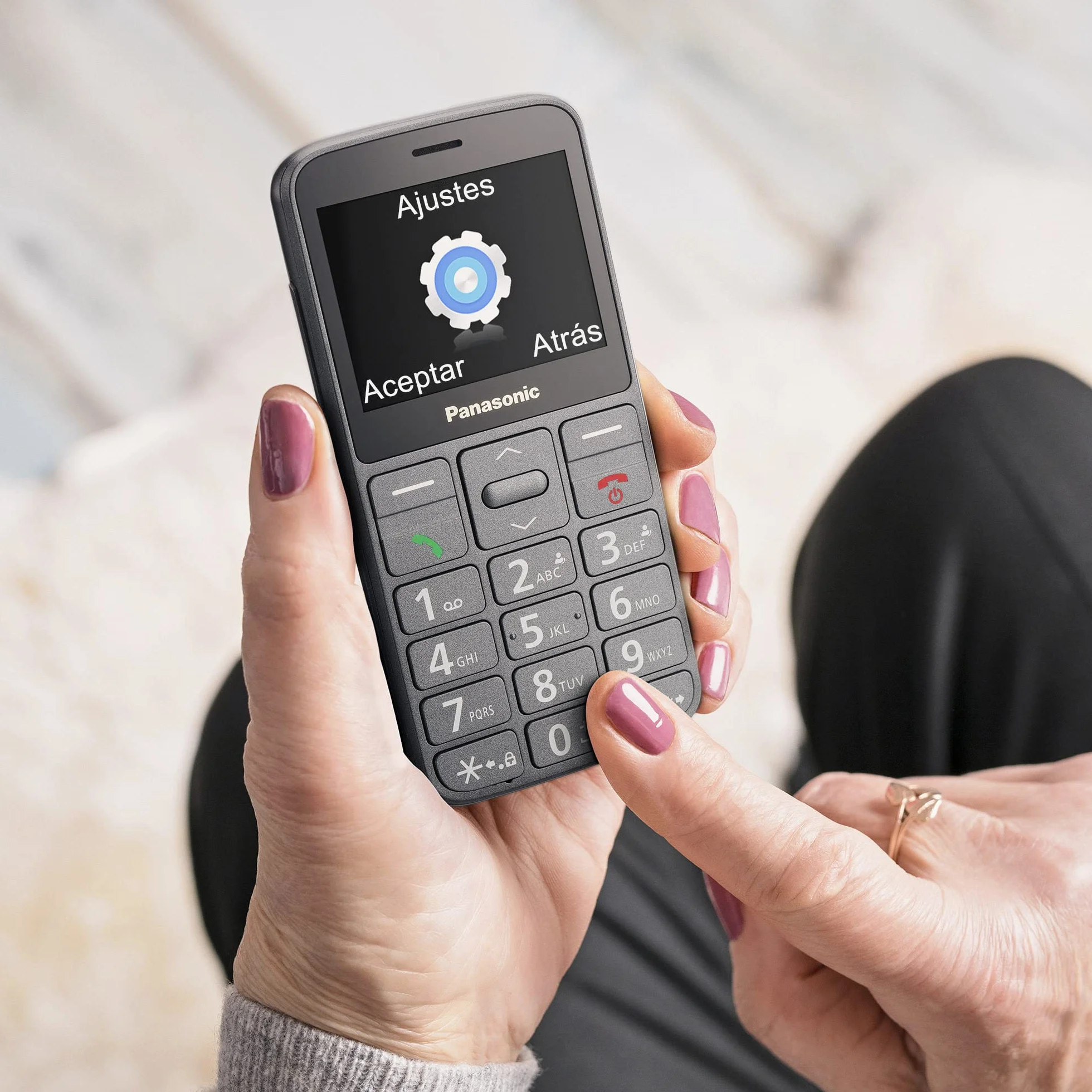 Panasonic KX-TU160 telefon komórkowy dla seniora (połączenia priorytetowe, kolorowy wyświetlacz TFT 2.4", duże klawisze z podświetleniem), szary