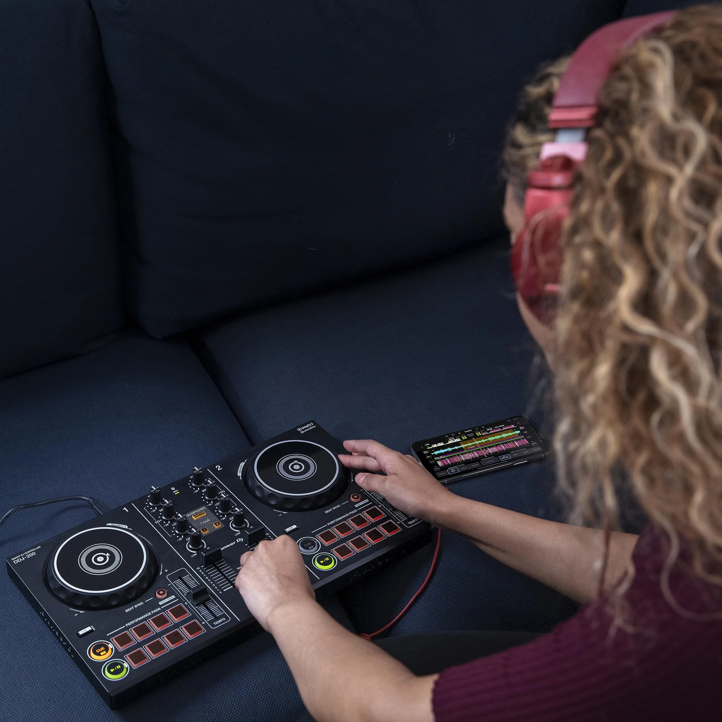Pioneer DDJ-200 – kontroler wejścia Bluetooth dla DJ-ów ze smartfonem, czarny