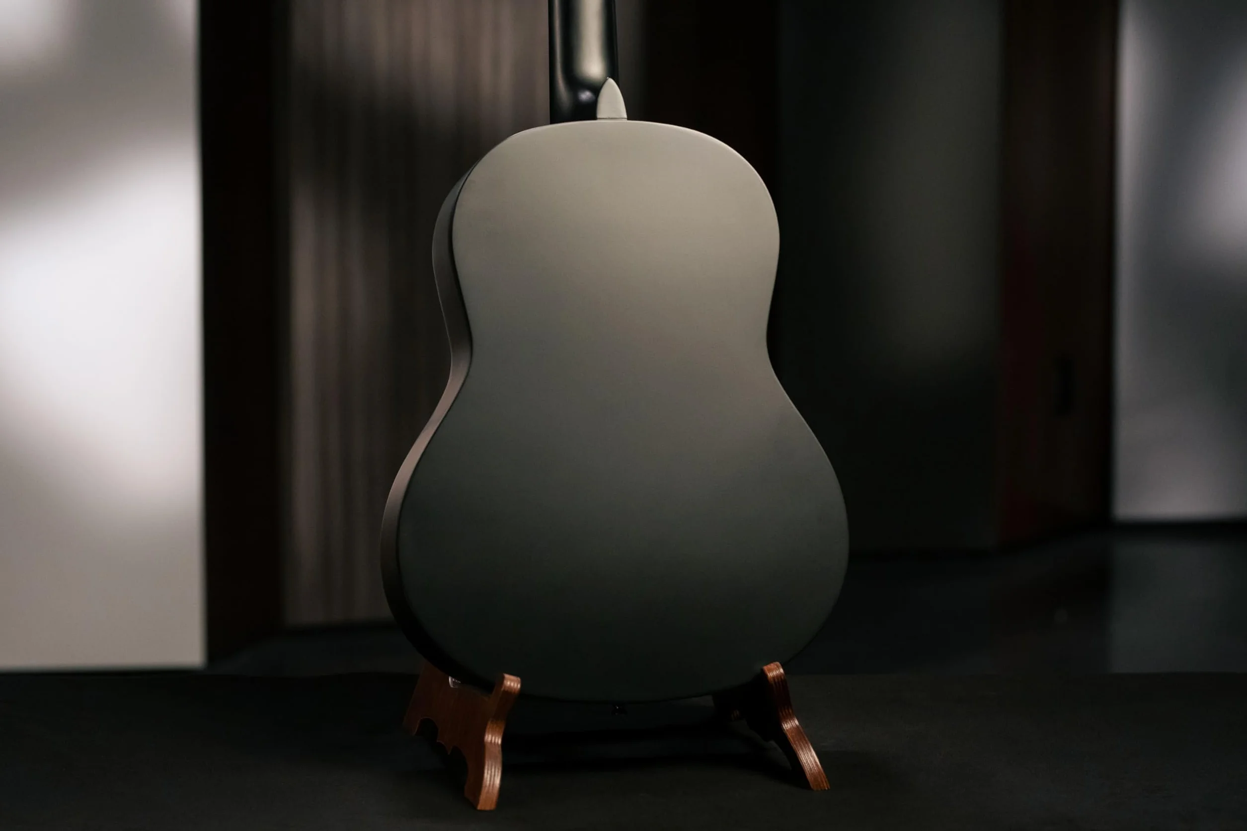 Ortega Guitars Gitara Klasyczna Czarna Rozmiar 4/4 - Seria Student - katalpa/świerk (RST5MBK)