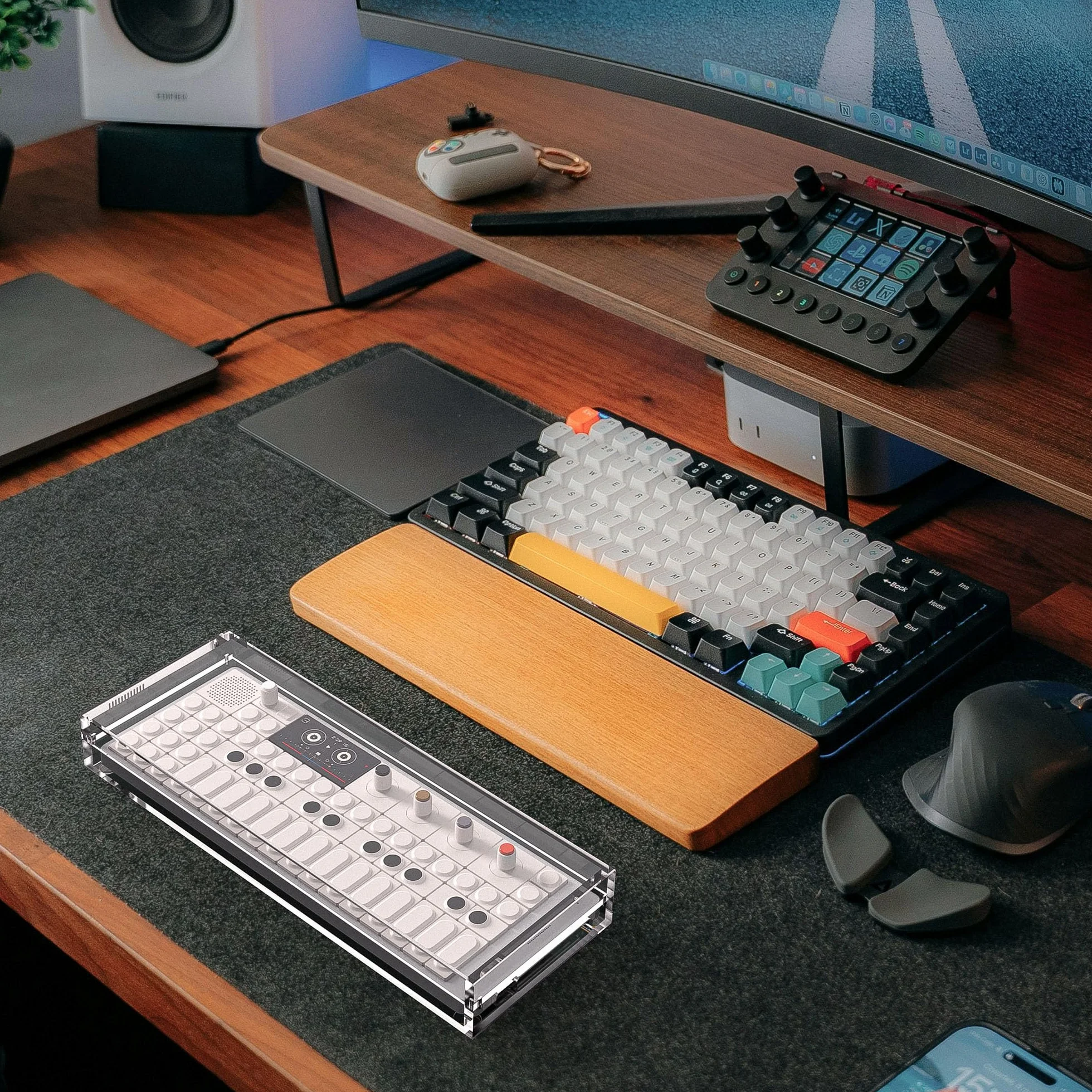 Geekria Ochronna przezroczysta obudowa z akrylu do syntezatora, pyłoszczelna osłona z zamknięciem magnetycznym, 互換性 z Teenage Engineering OP-1 Field/OP-XY (Przezroczysta)