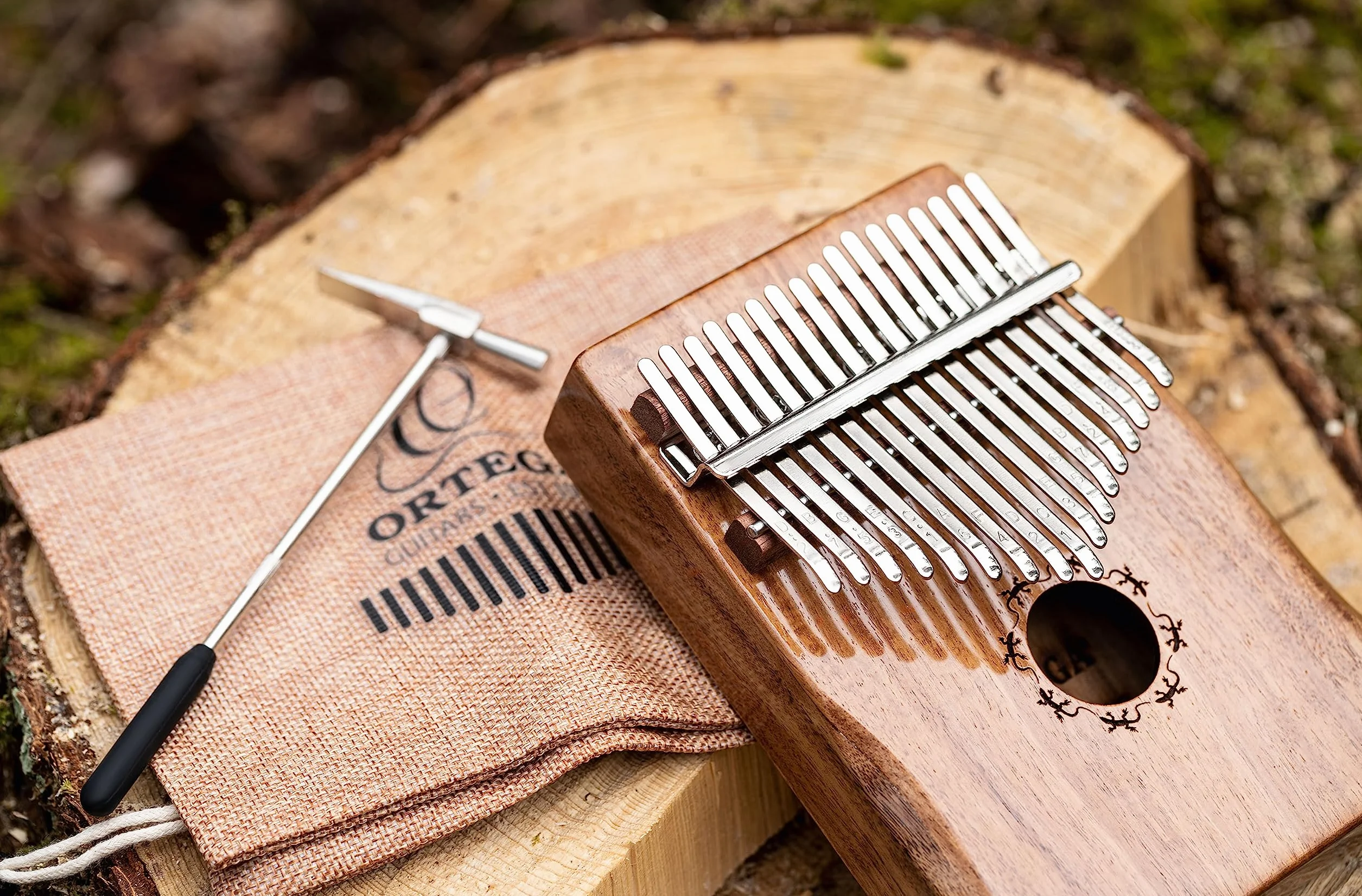 Ortega Kalimba C-Dur 17 kluczy akustyczny fortepian na kciuk seria Lizard z etui Deluxe