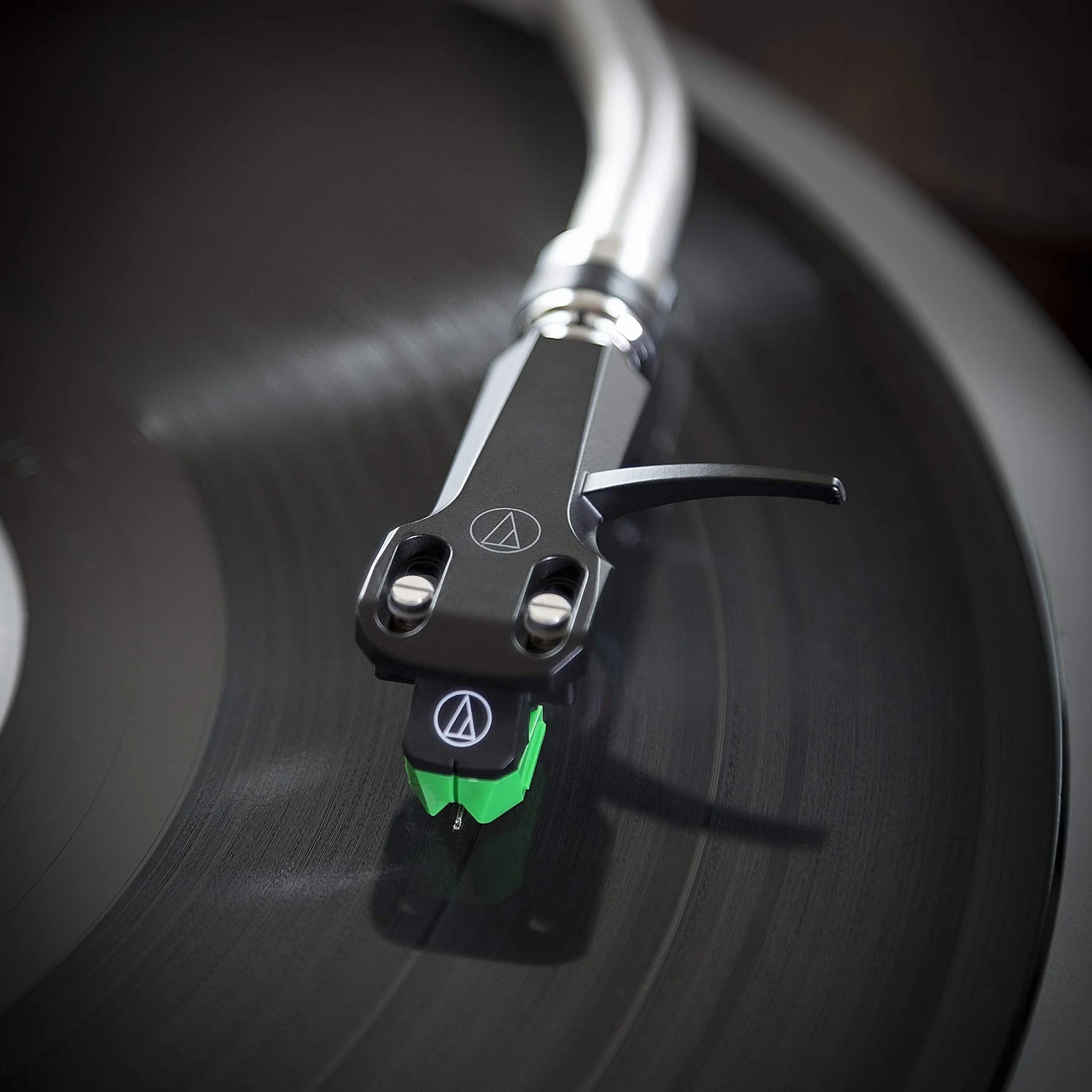 Audio-Technica AT-VM95E/H osłona/podwójny ruchomy wkład magnesowy (czarny/zielony)