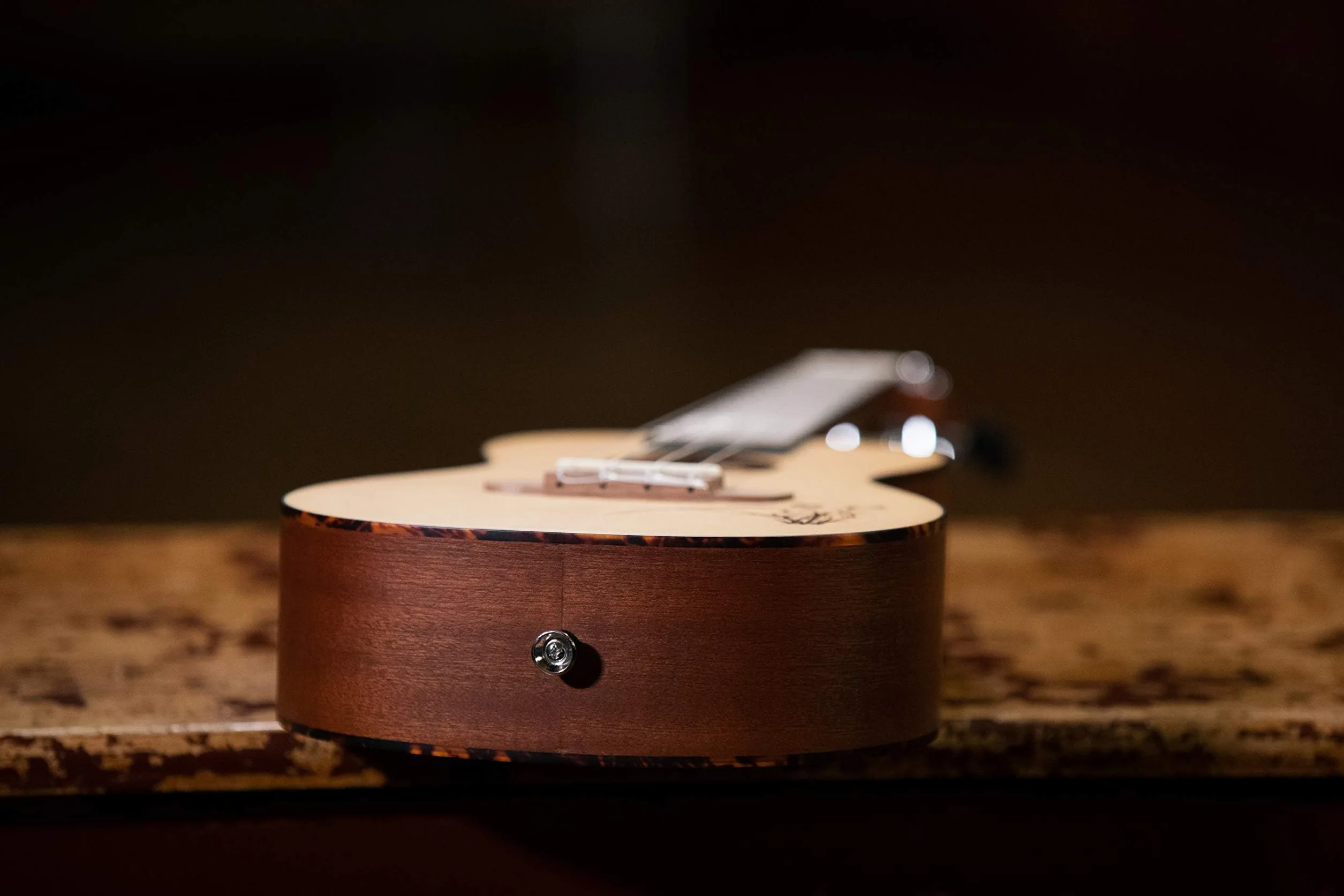 Ortega Guitars Akustyczne Ukulele Koncertowe – Seria Bonfire – Świerk/Sapele, Wykończenie Naturalne (RU5)