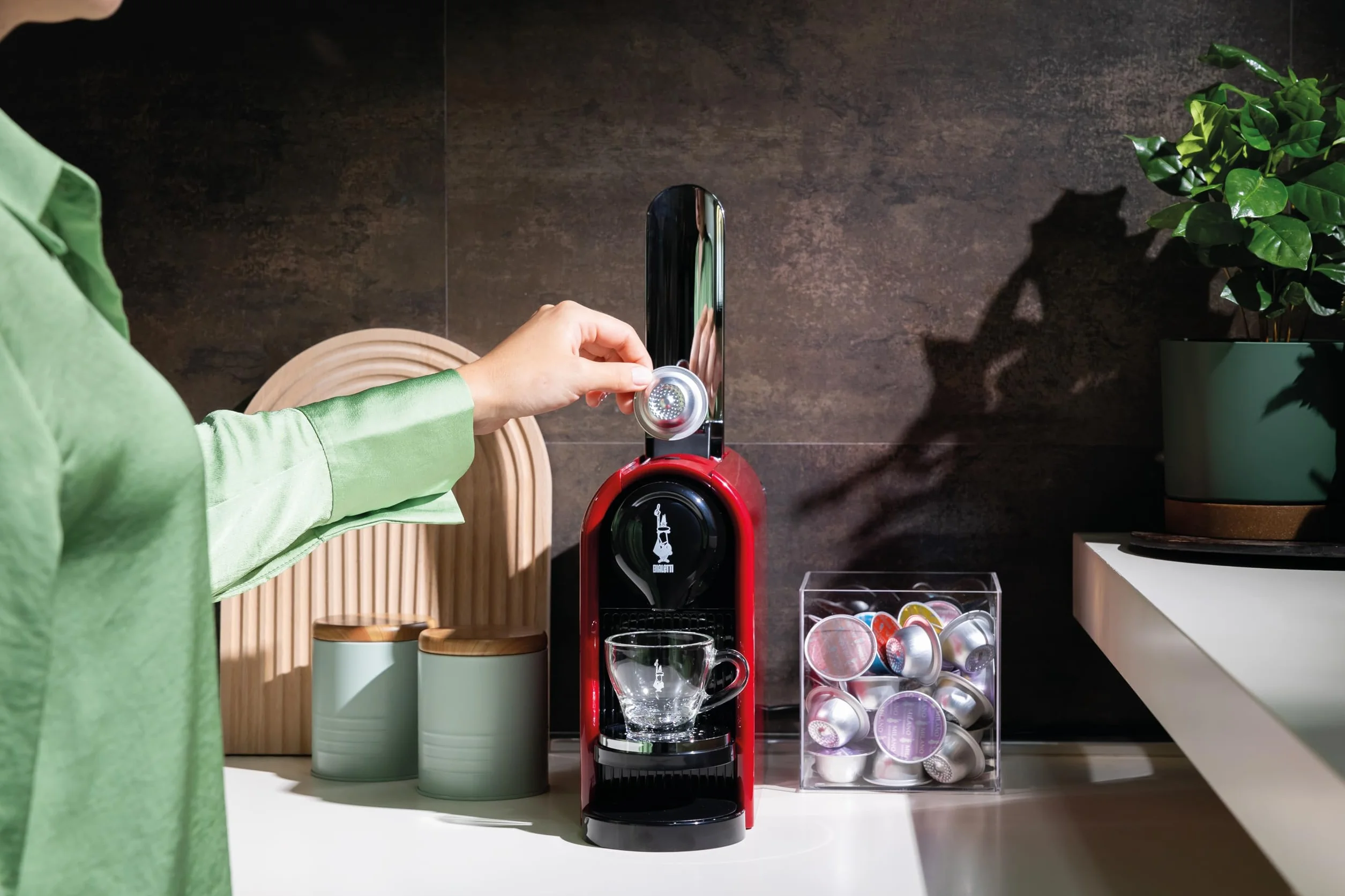 Bialetti Gioia Plus, aluminiowa ekspres do kawy do kapsułek, w zestawie 48 kapsułek, czarny