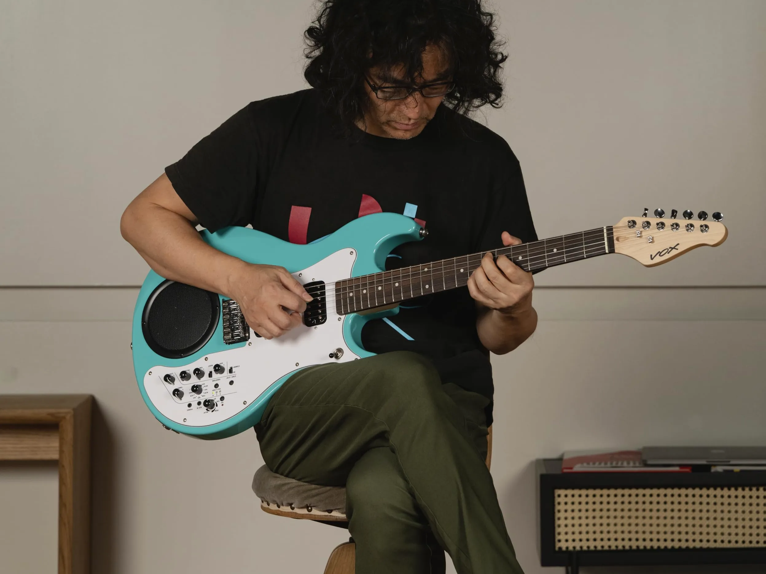 Vox APC-2 gitara elektryczna ze zintegrowanym wzmacniaczem i głośnikiem, maszyna do efektów i rytmu - Aqua Green