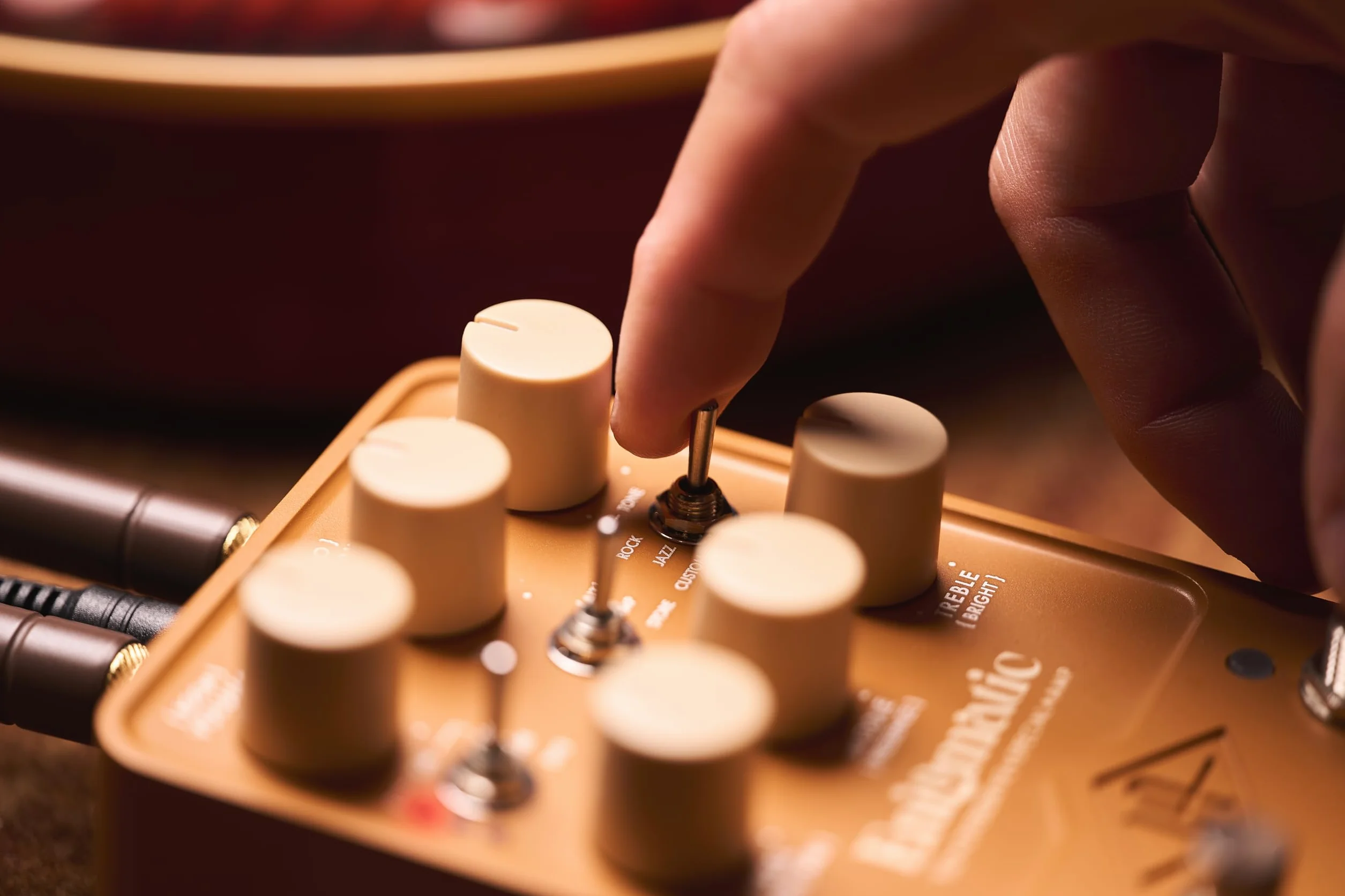Universal Audio Enigmatic '82 Overdrive Special Amp - Przedwzmacniacz do gitary elektrycznej