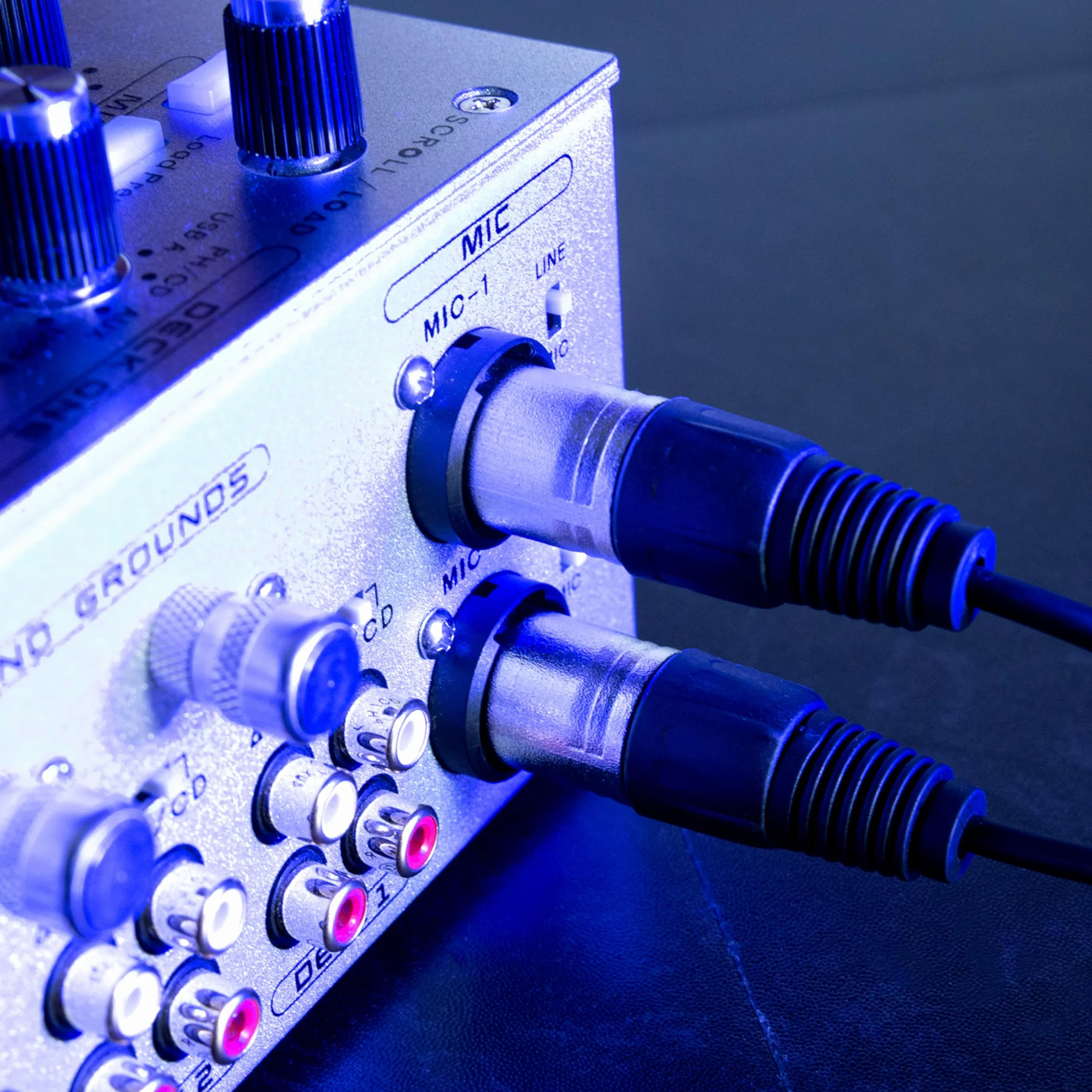Plugger Pasek kablowy 3B/XLR męski na RCA męski 3 m czarny