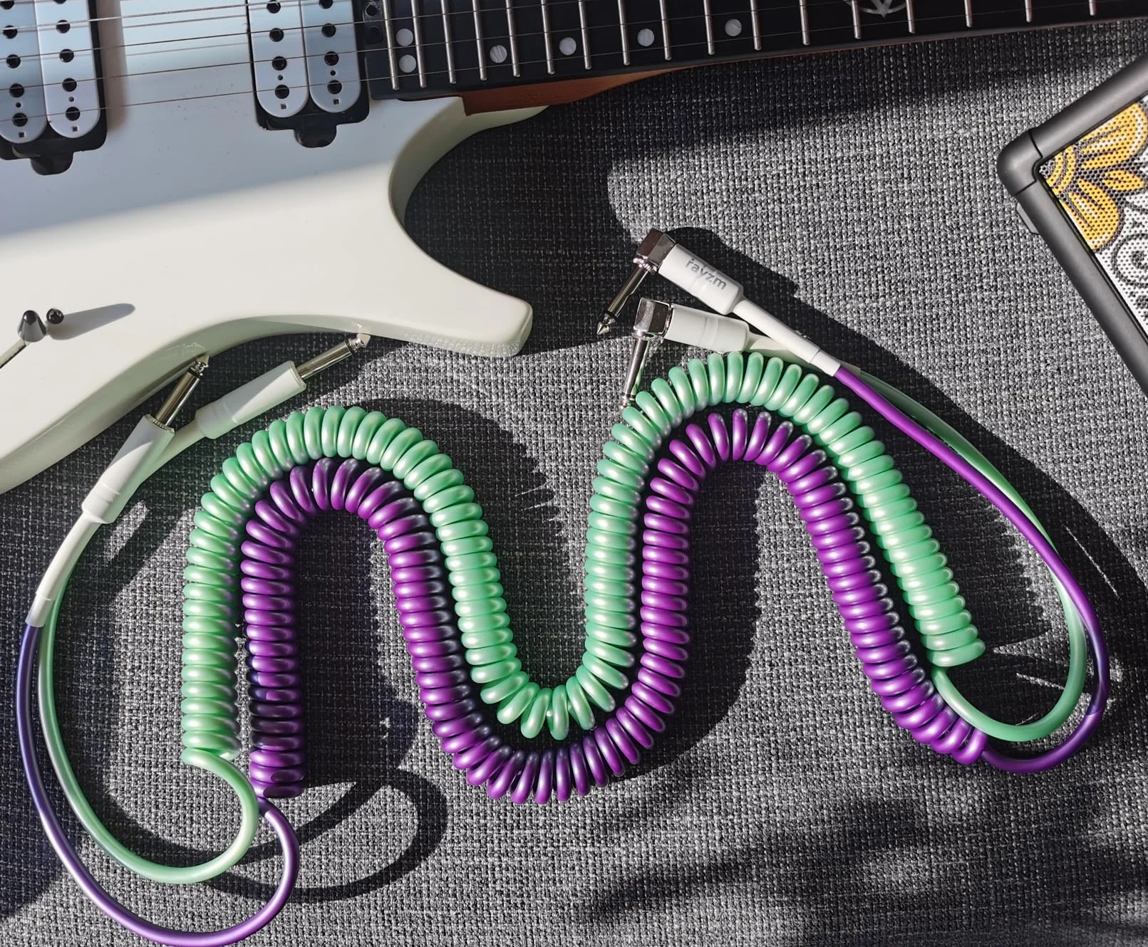 Rayzm Zwinięty kabel do instrumentu, 2-metrowy zwinięty przewód, prawokątny do prostego spiralnego przewodu do gitary/basu