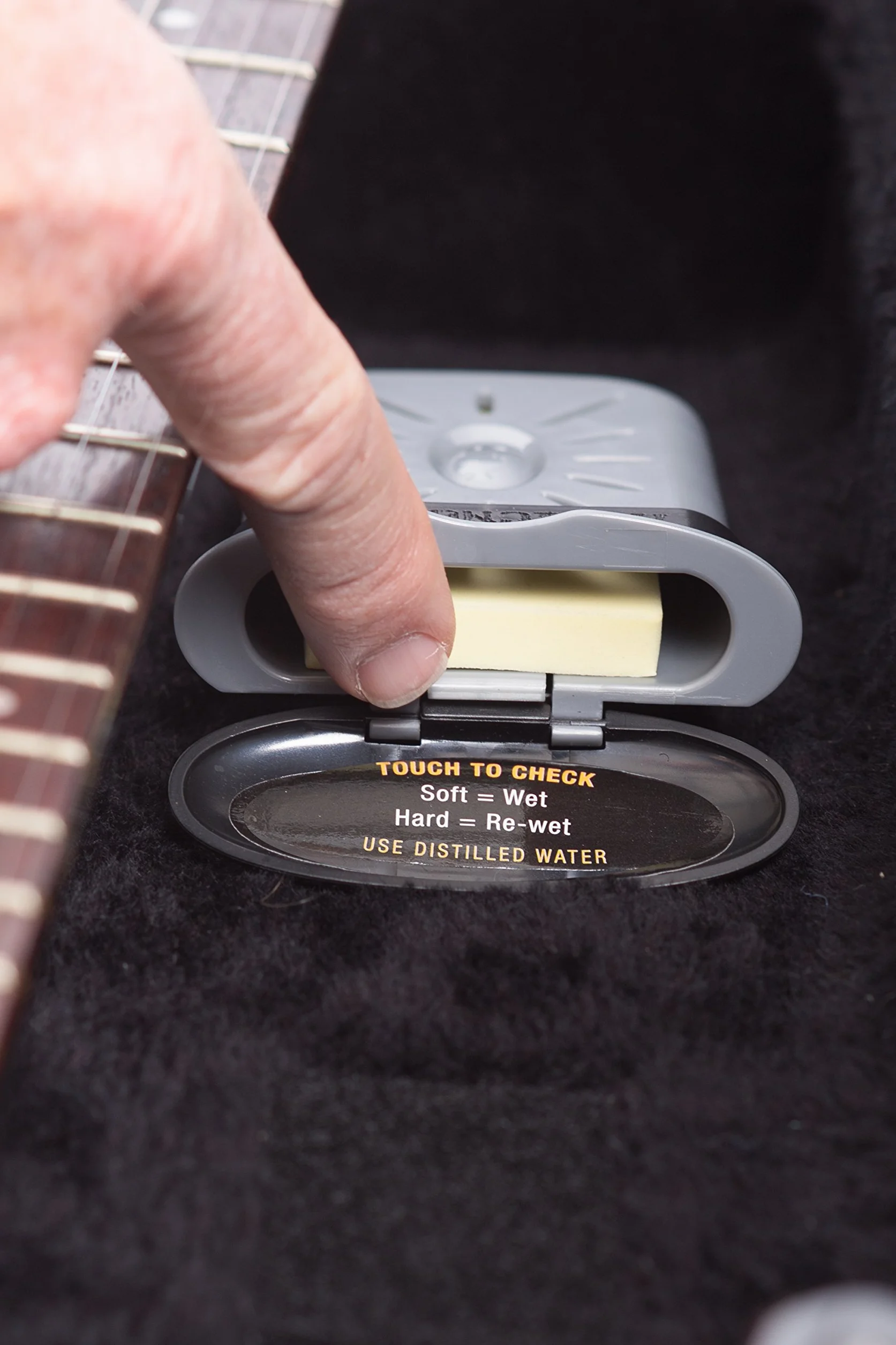 Music Nomad MN303 Humitar Case Humidifier