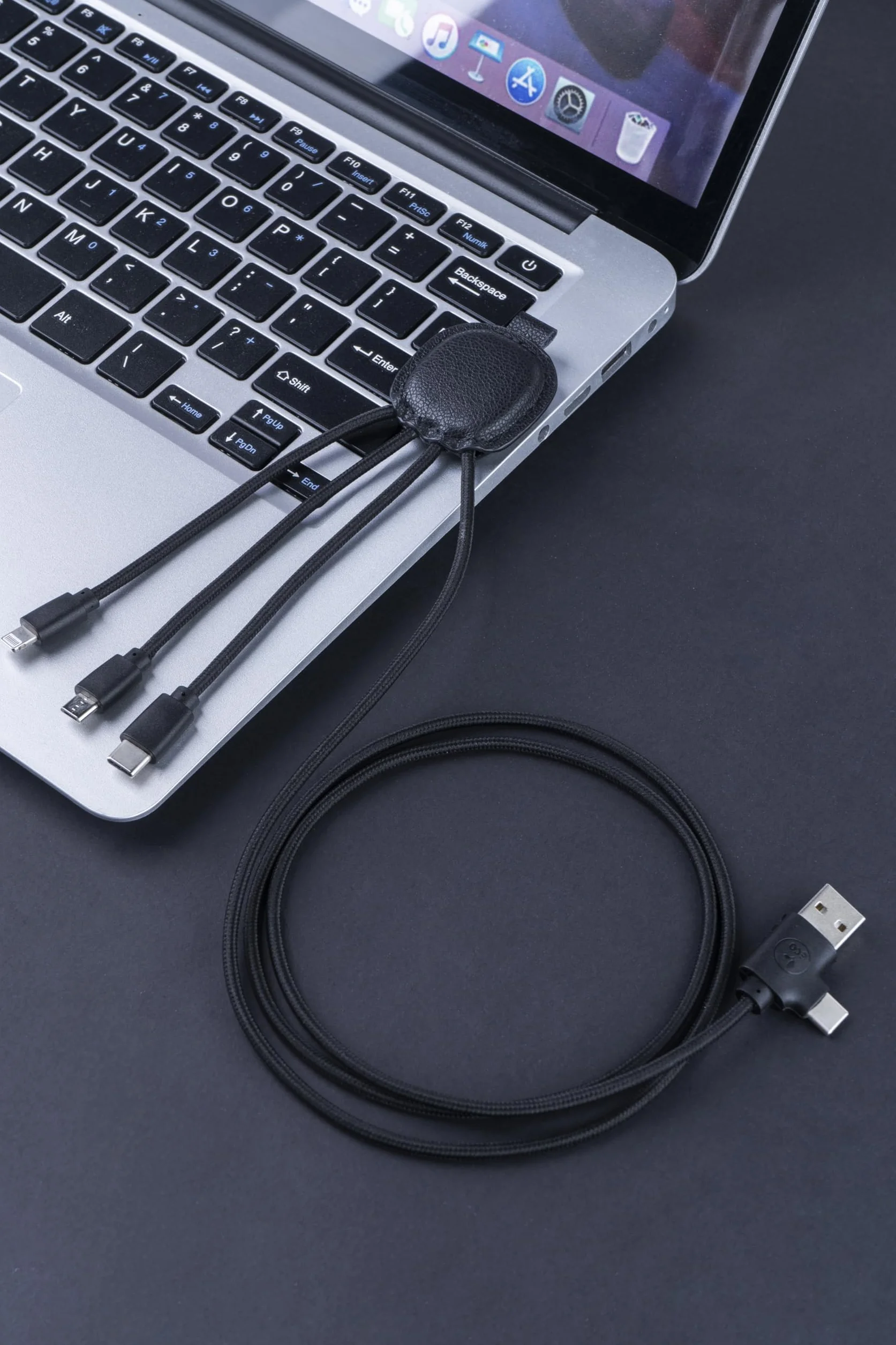 Xoopar Kabel Multi USB 4 w 1 USB-C, USB, Lightning, Micro USB - Iné Smart Long 1m - Skórzana funkcja NFC z recyklingu do ładowania smartfonów iPhone, Samsung, Huawei, Xiaomi, LG, czarny