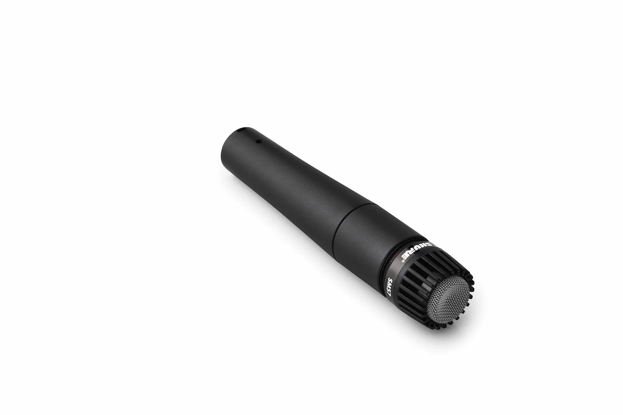 Shure SM57 Dynamiczny mikrofon instrumentalny z pneumatycznym mocowaniem wstrząsowym, klipsem A25D, torbą, złączem XLR