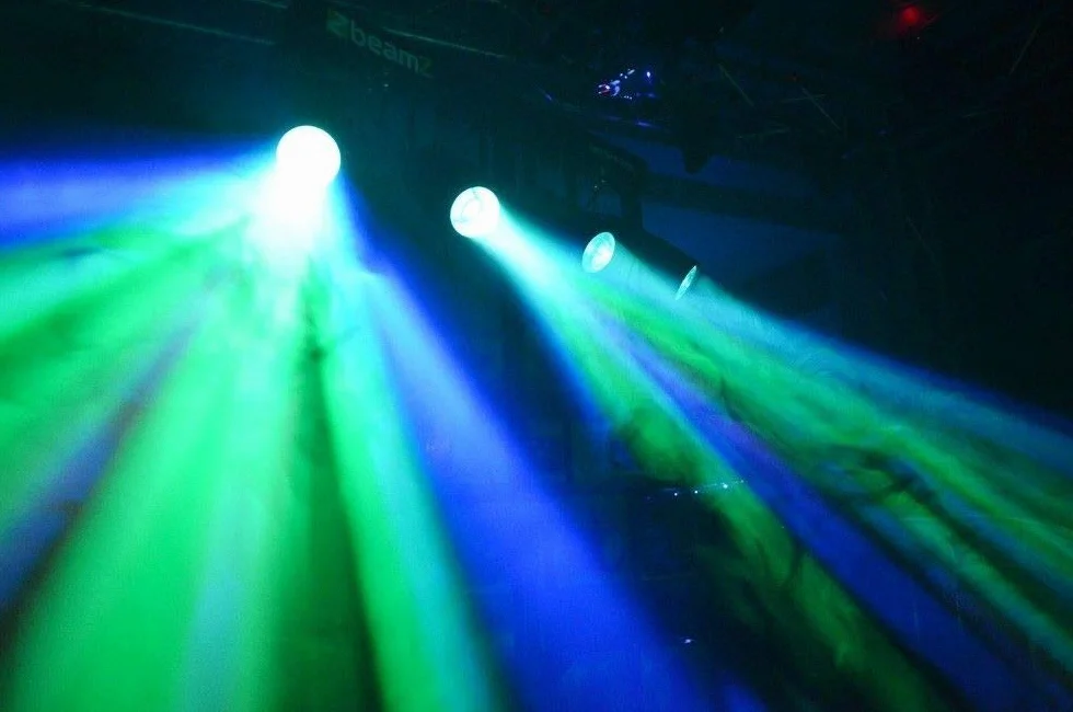 BeamZ 4-SOME Zestaw 4 reflektorów - 228 diod LED, kolory RGBW, moc 50W, z listwą T, torbą ochronną, DMX, idealny do zastosowań mobilnych