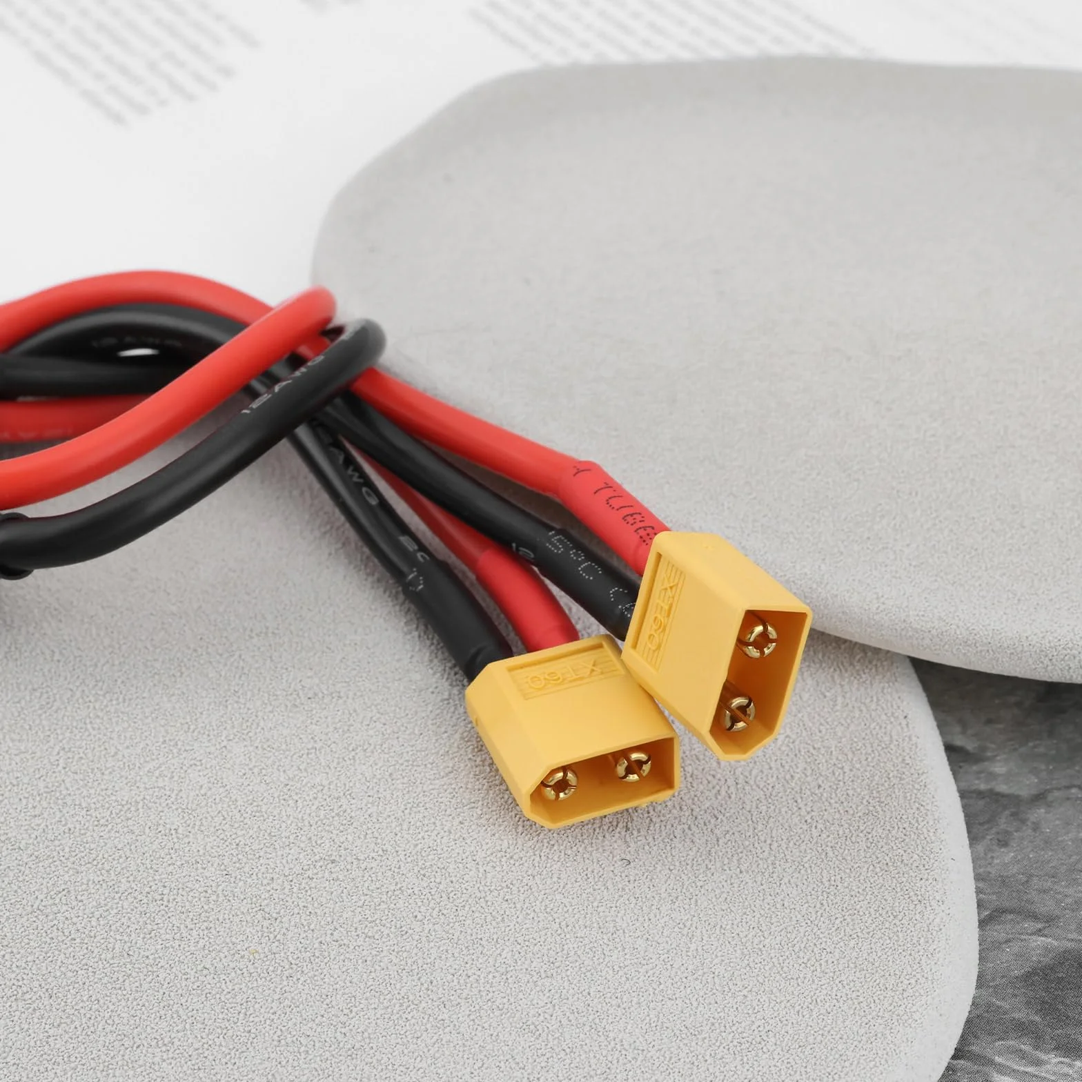 EMSea XT60 żeński na podwójny męski kabel przedłużający 12 AWG XT60 żeński do 2 XT60 męski adapter wtykowy przedłużacz do panelu słonecznego, generatora słonecznego, elektrowni statku (30 cm)
