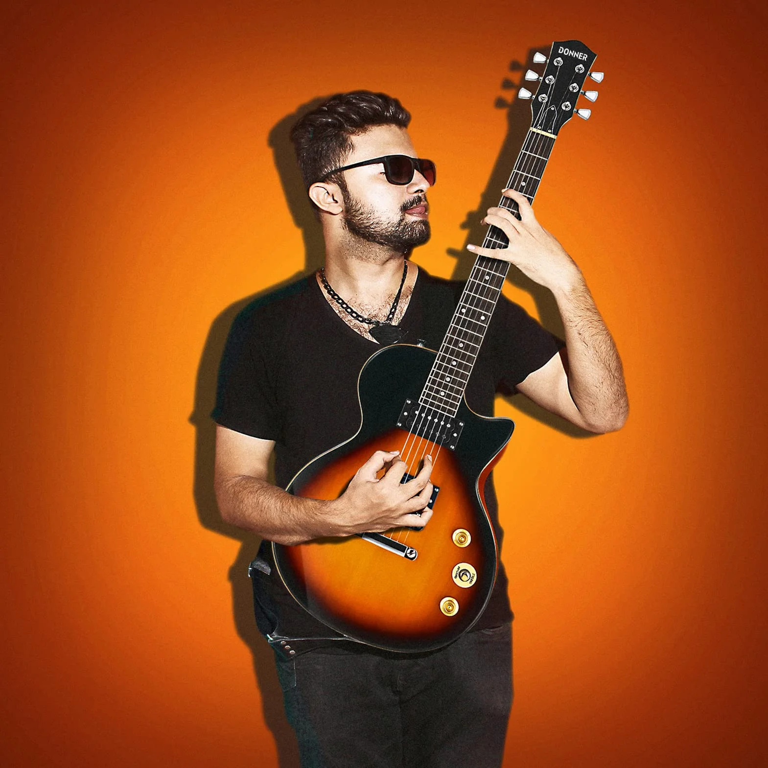 Donner Gitara elektryczna zestaw gitary elektrycznej w stylu LP 39 cali pełny rozmiar z torbą, paskiem, kablem (Sunburst)
