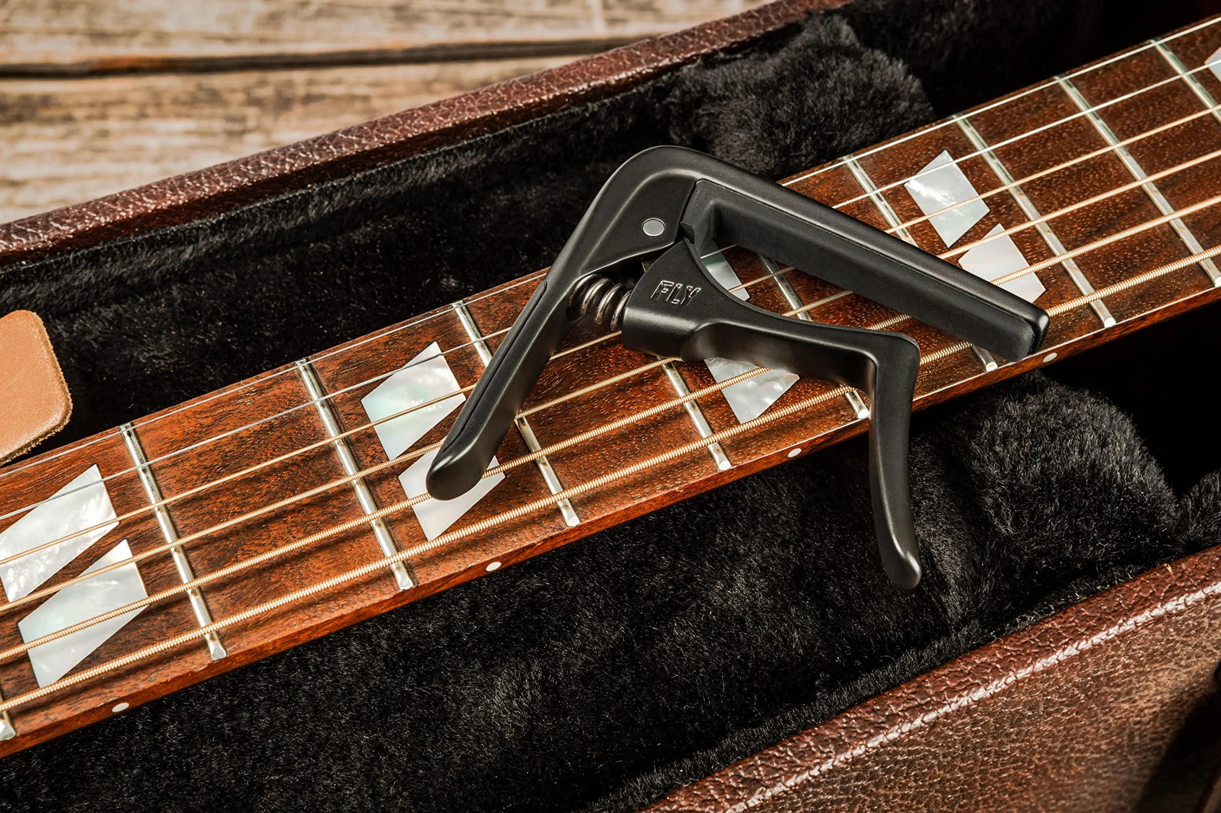 Jim Dunlop 63CBK Trigger Fly Capo zakrzywiony, czarny, 68 g