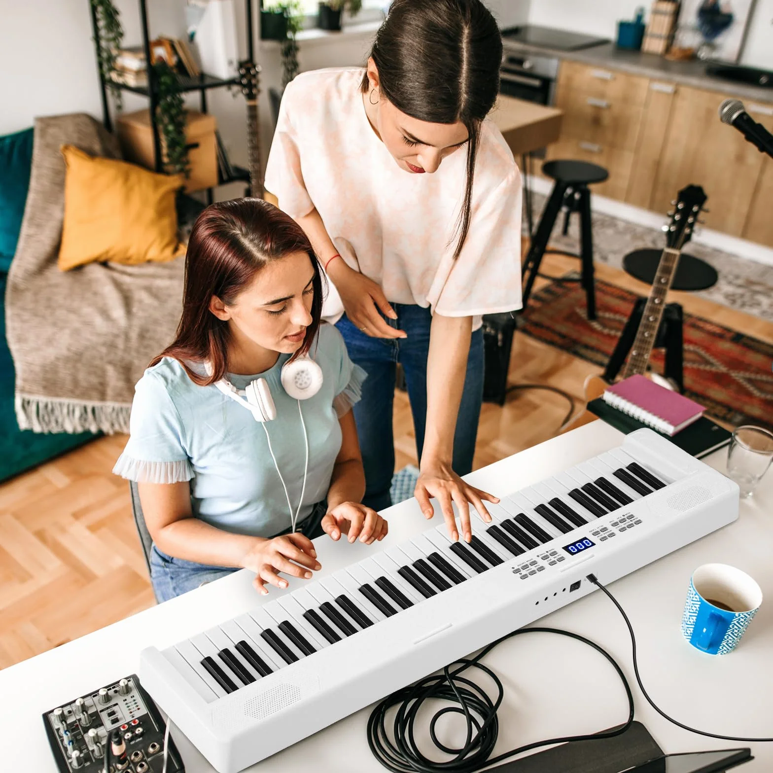COSTWAY Klawiatura Piano 61 przycisków, składane pianino cyfrowe z funkcją MIDI i dzielenia, 128 dźwięków i rytmów, przenośne pianino ze słuchawkami i pedałem Sustain, pianino elektryczne dla