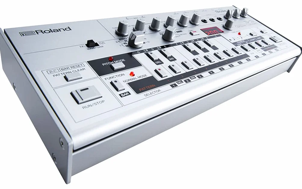 Roland TB-03 Bass Line
