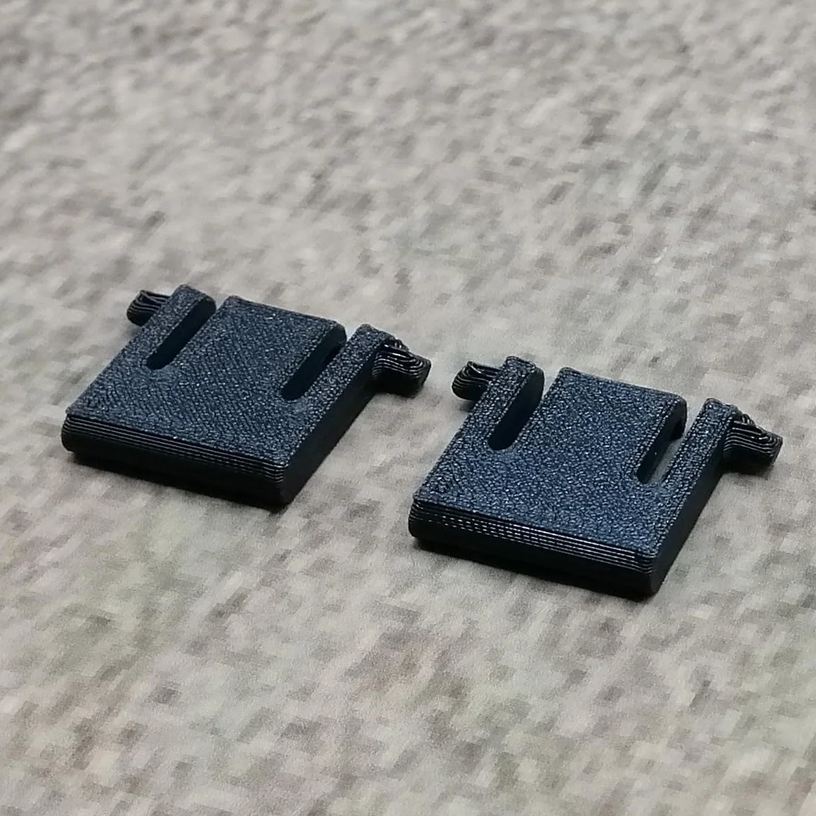 1 para (2 szt.) zapasowe nóżki do klawiatury, czarne, kompatybilne z Sharkoon PureWriter RGB, część zamienna, stojak na klawiaturę, nóżki, keyboard