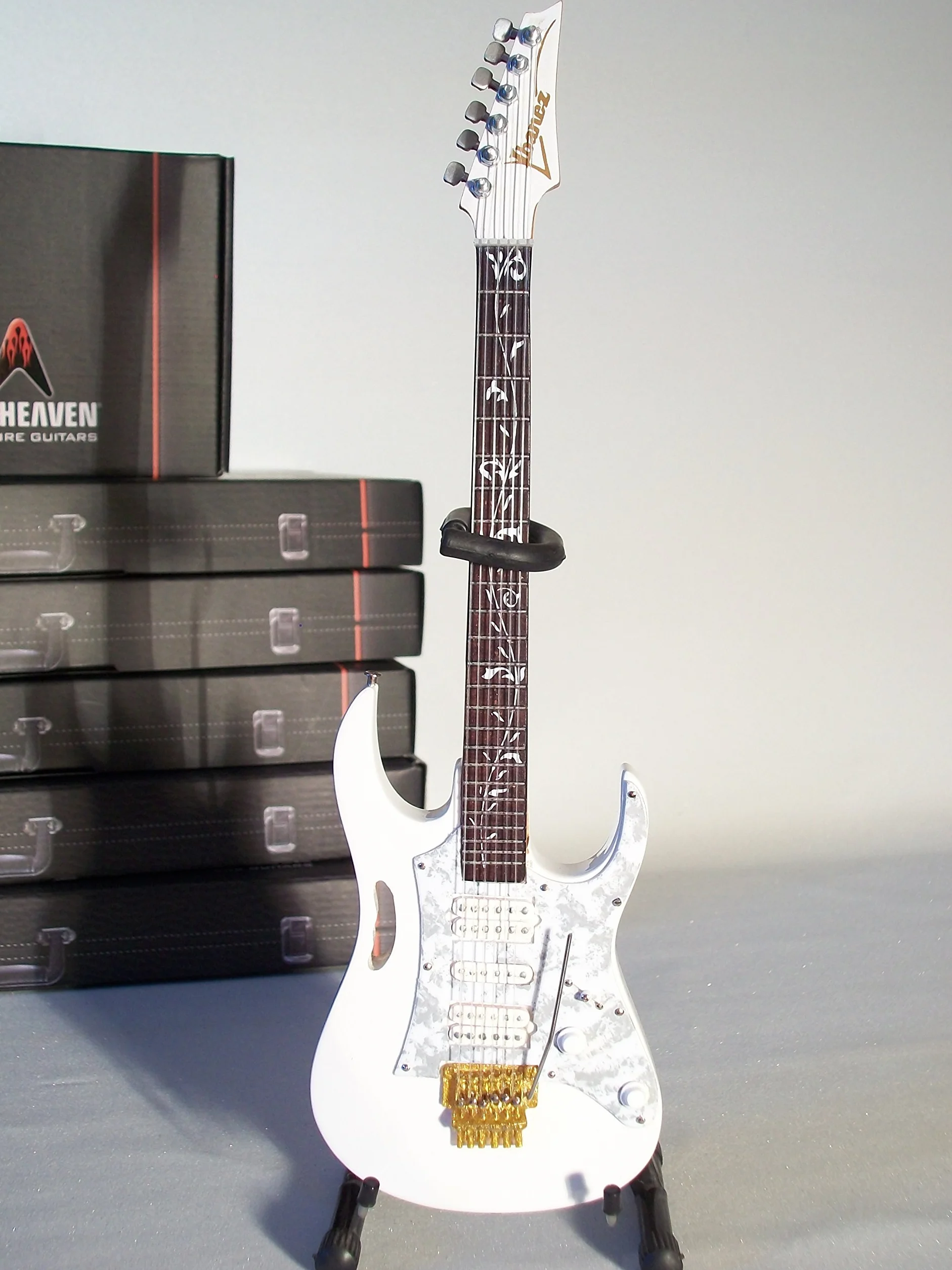 Steve Vai - Signature White Jem