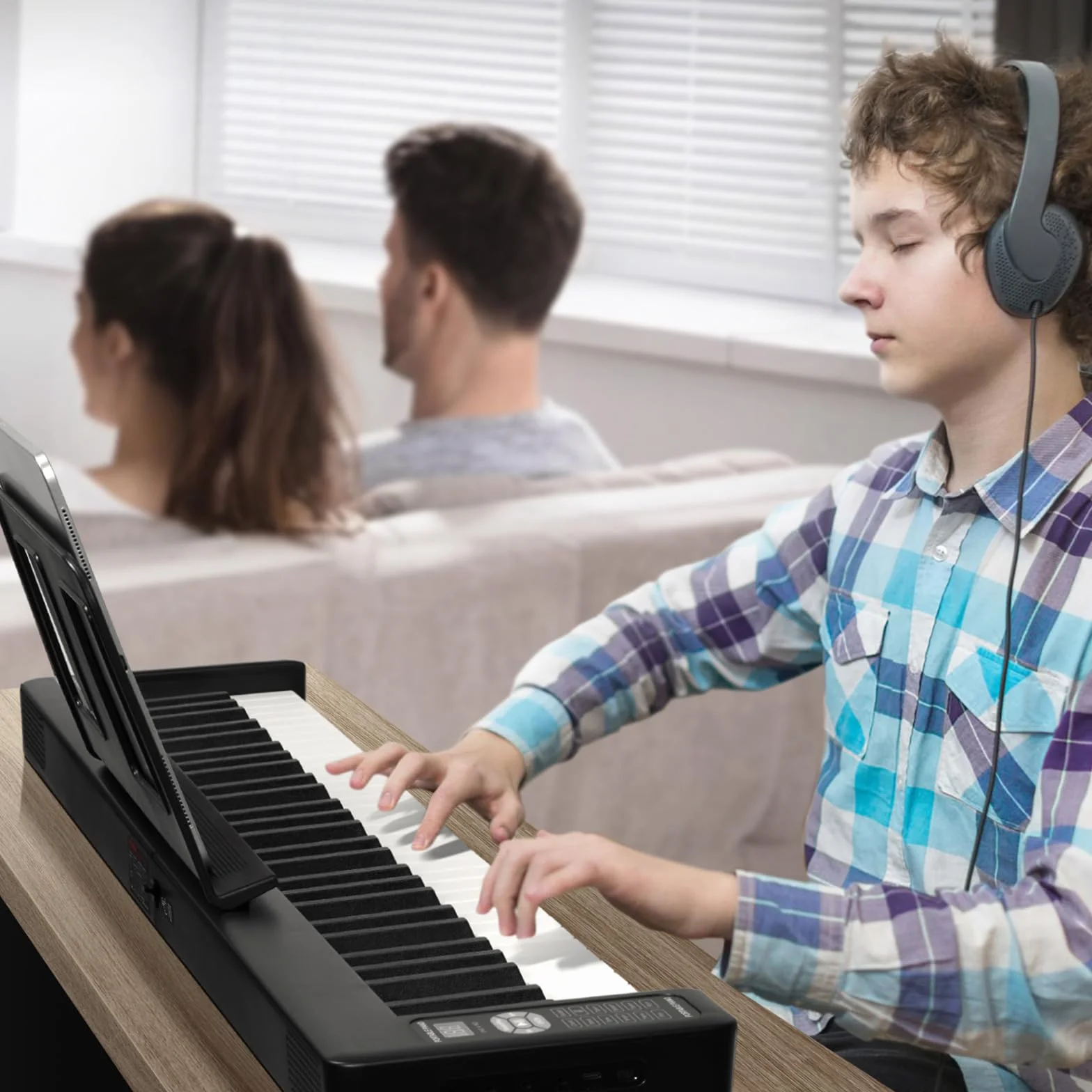 VEVOR Składane pianino 61 klawiszy, Bluetooth MIDI, przenośne składane elektroniczne pianino cyfrowe z pedałem, podświetlane klawisze dotykowe, torba, akumulator, składany fortepian