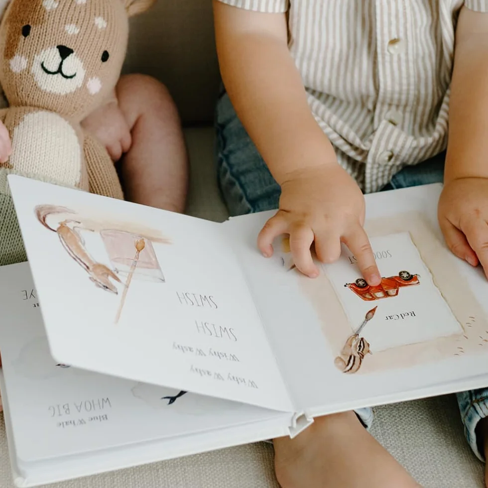 Wishy Washy: A Board Book of First Words and Colors for Growing Minds: 3