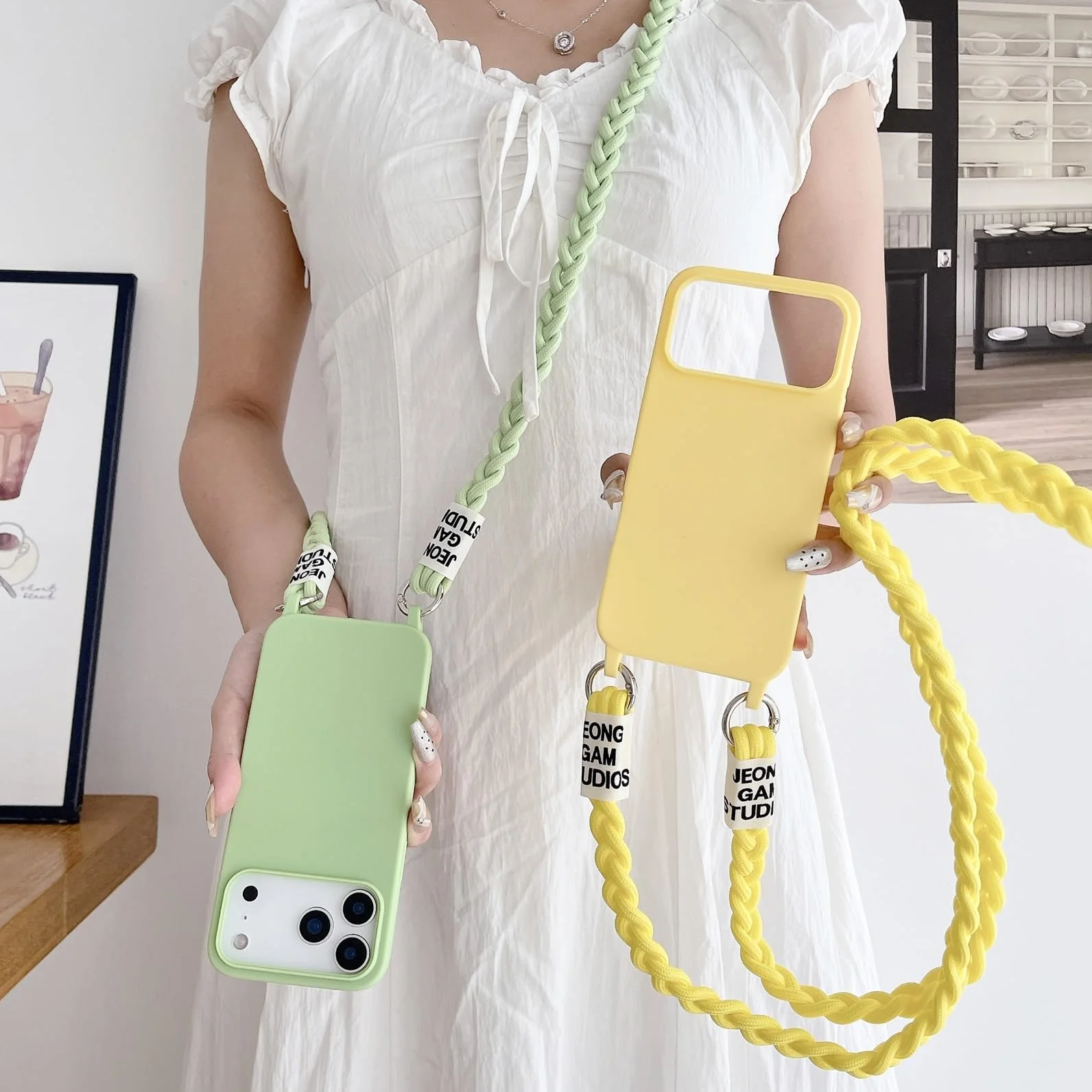 Emlivi Etui z łańcuszkiem do telefonu iPhone 17, etui na telefon z nylonowym paskiem na ramię, płynne silikonowe TPU pokrycie ze sznurkiem do zawieszenia, etui ochronne ze stylowym paskiem do iPhone'a
