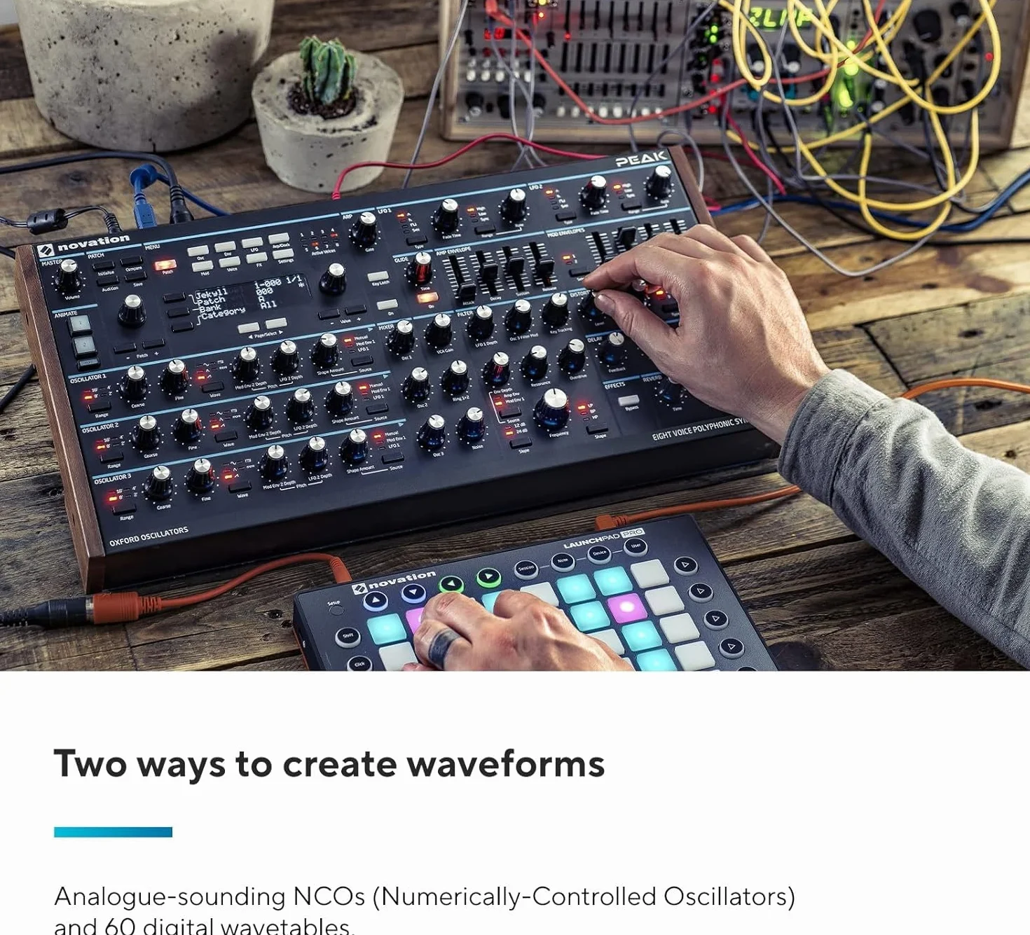 Novation Peak 8-głosowy pulpit polifoniczny syntezator z 2 LFO na głos, 16-gniazdowa matryca modulacyjna, 3 analogowe punkty zniekształceń i efekty cyfrowe