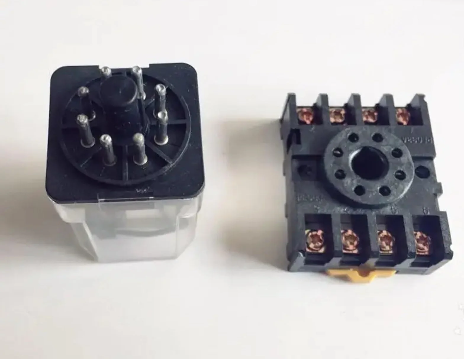Przekaźnik JQX-10F 2Z Mały przekaźnik ogólny z podstawą 8PIN DC12V DC24V AC110V AC220V 1szt (AC220V)