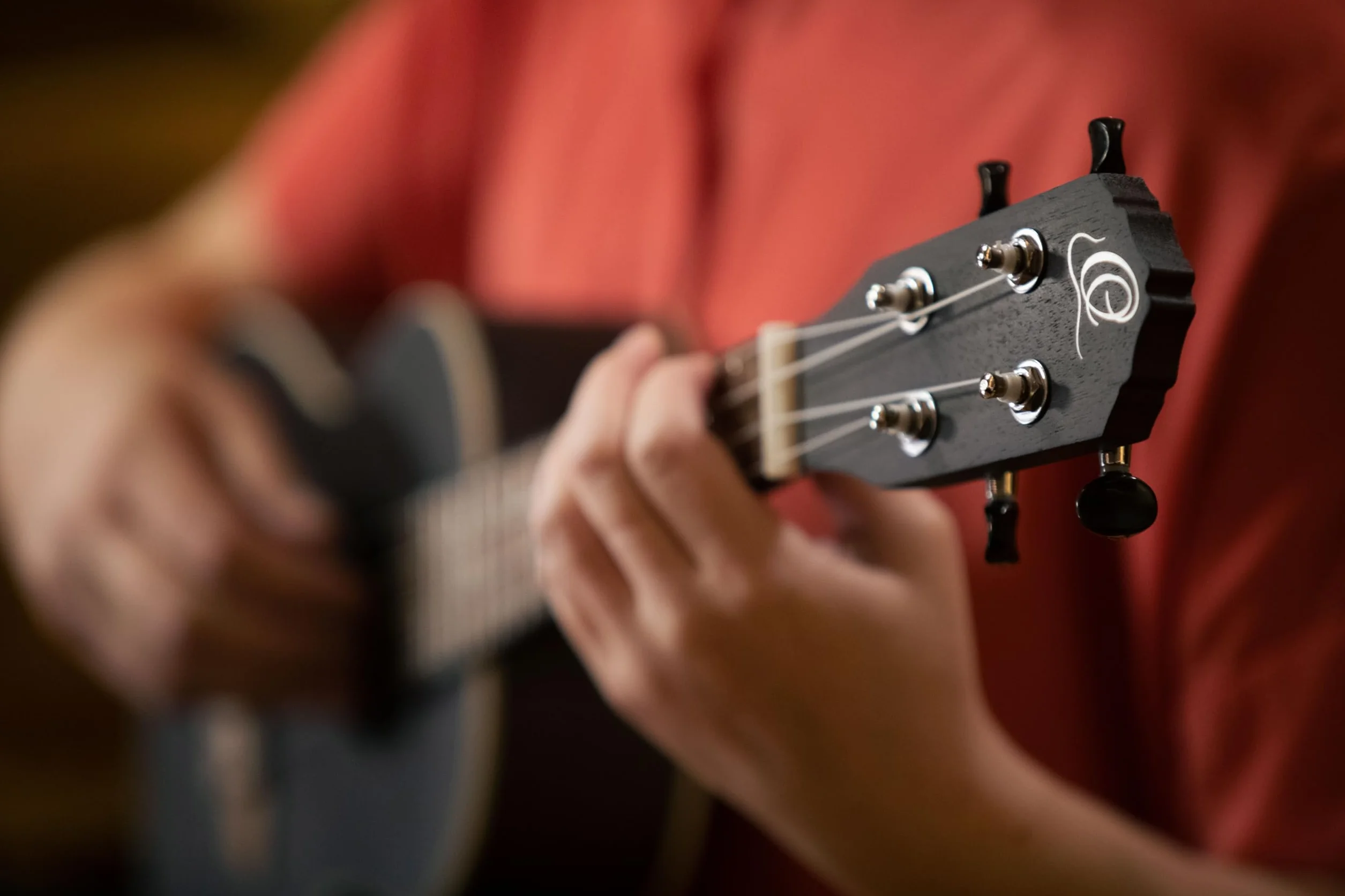 Ortega Guitars Akustyczne Ukulele Koncertowe Seria Earth Okoume Czarny