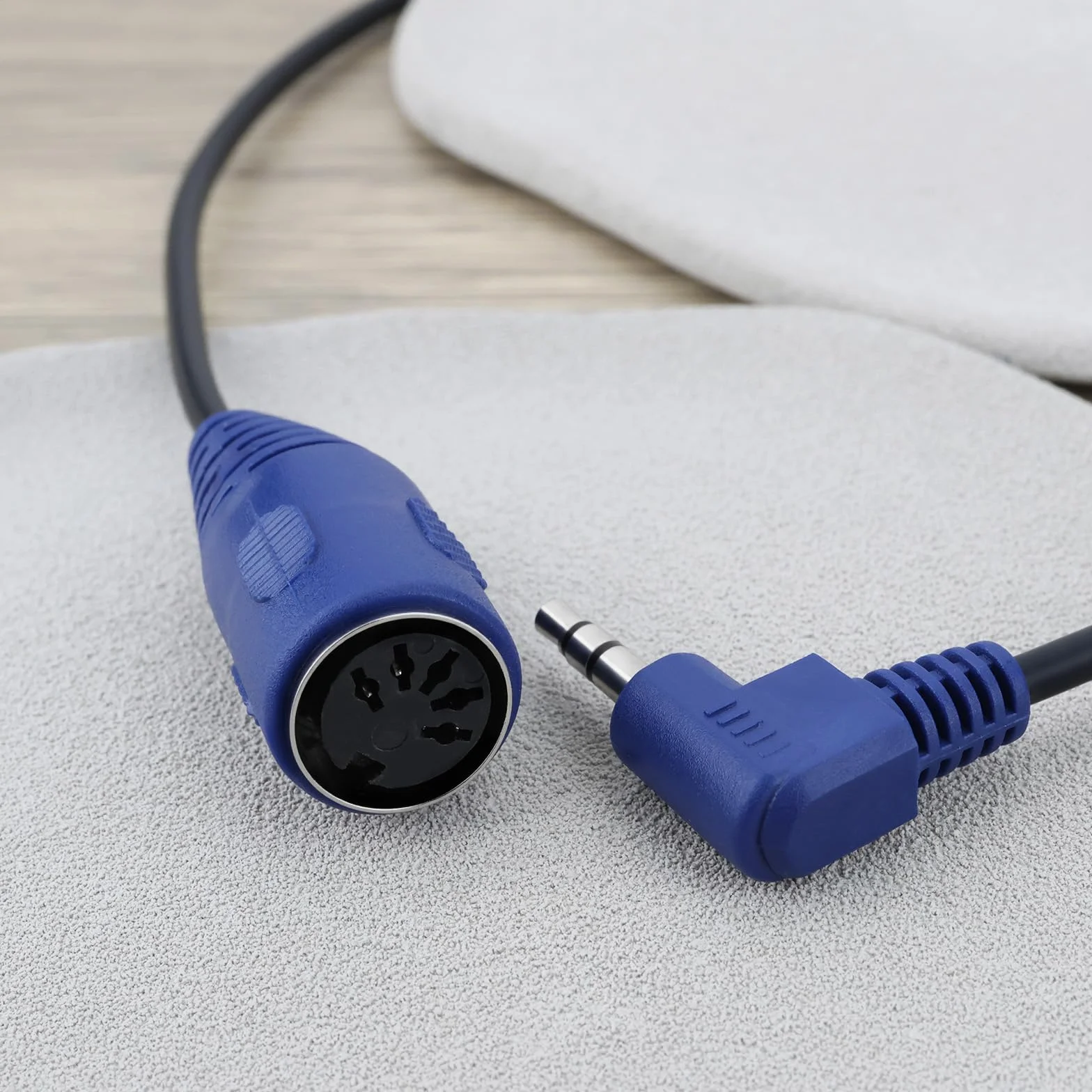 5-pinowy kabel MIDI żeński do TRS 3,5 mm męski kabel kompatybilny z Akai MPC Studio MPC Touch MPX8 SQ-1, 90° TRS