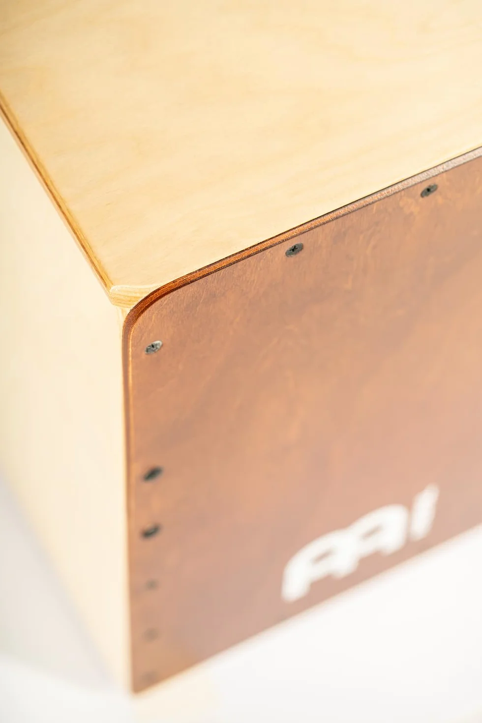 Meinl Percussion Snarecraft Cajon Instrument – Kompaktowy Cajon z Dwoma Sprężynami Werblowymi – Panel Przedni Almond Birch (SC80AB)