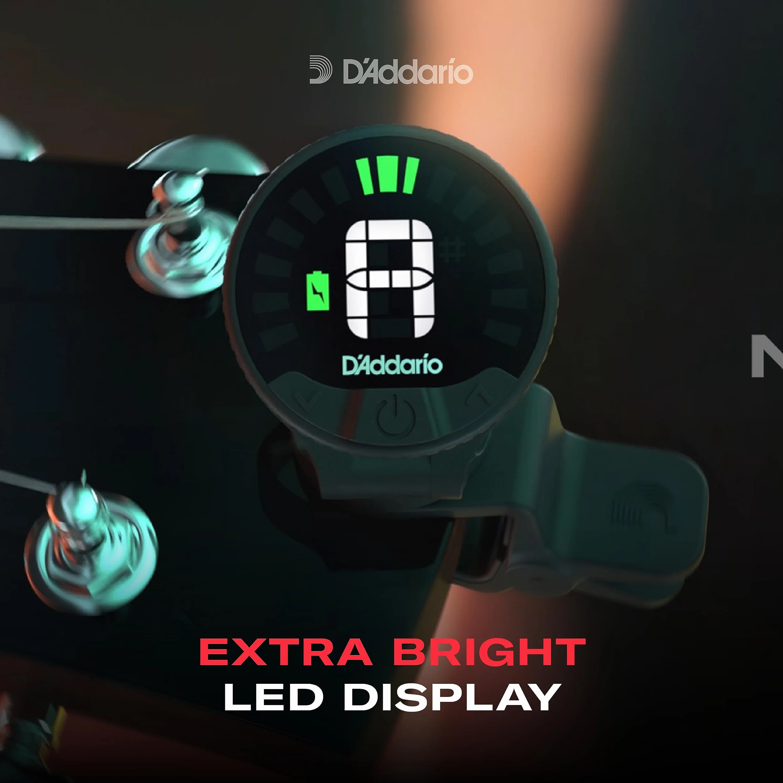 D'Addario Nexxus 360 Tuner do gitary z możliwością ładowania, z klipsem, tuner do gitary akustycznej, 24 godziny strojenia na ładowanie, obracany o 360 stopni