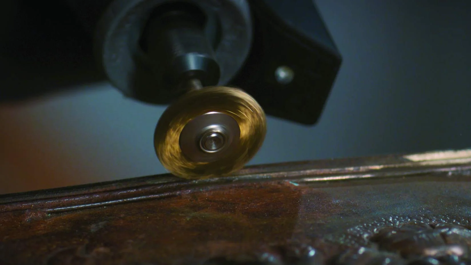 Dremel 535 szczotka mosiężna, zestaw akcesoriów: 2 szczotki (19 mm) do czyszczenia miękkich metali, takich jak złoto, brąz lub miedź