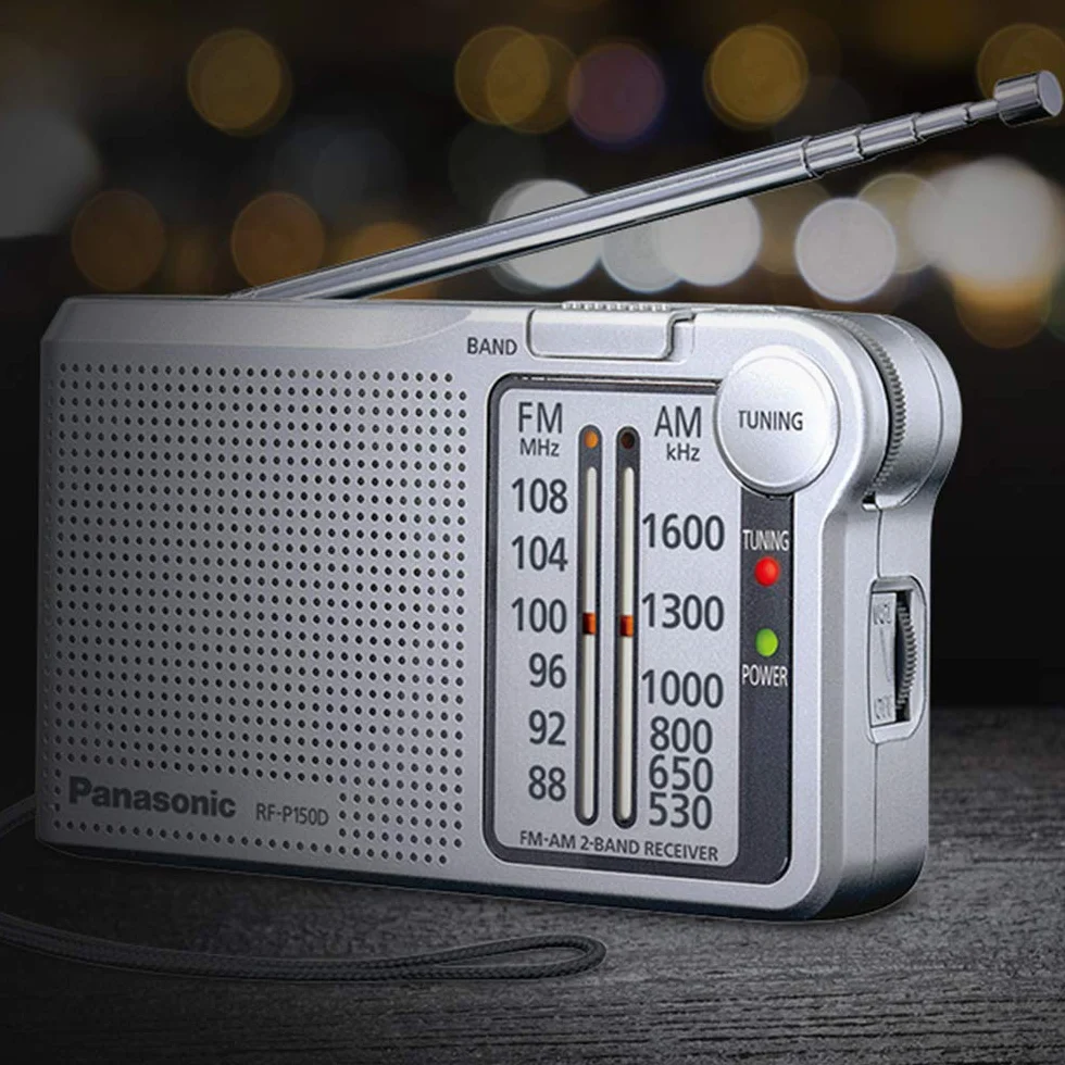 Panasonic RF-P150 kieszonkowe radio FM/AM z tunerem cyfrowym (łatwe i stabilne strojenie, duża skala z pokrętłem, głośnik 5.7cm, na baterie), srebrne