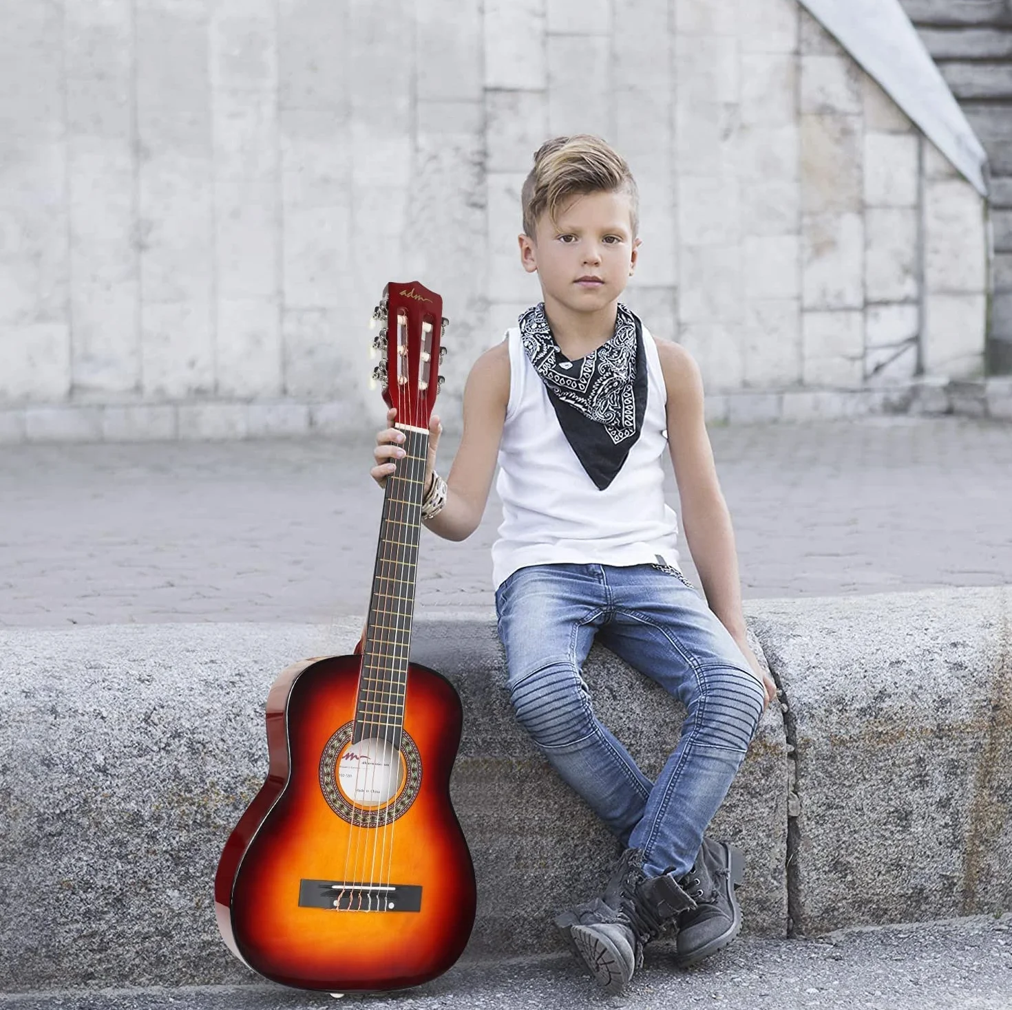ADM Klasyczna gitara akustyczna dla dzieci, młodzieżowa gitara dla początkujących z 8 akcesoriami, mini gitara o rozmiarze 1/4, dobry prezent na Boże Narodzenie (błyszczący rozbłysk słońca, 76 cm)