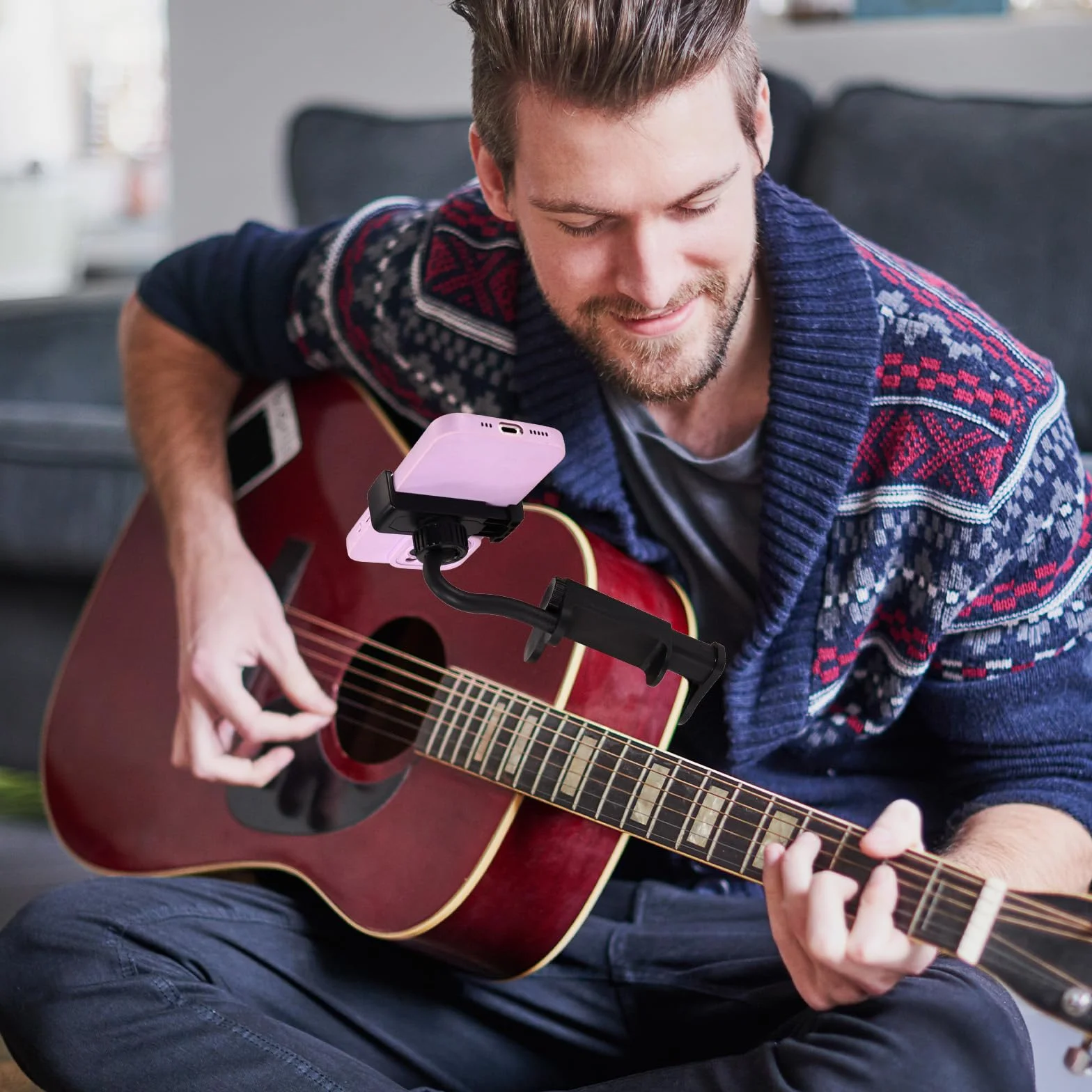 Uchwyt na Telefon do Gitary z 2szt Futerałami Kostki, Regulowany Obrotowy Uchwyt Słuchawki do Gitary Ukulele Basowego Nuty Transmisje Żywo Nagrywanie Wideo Nauka Online (Czarny)