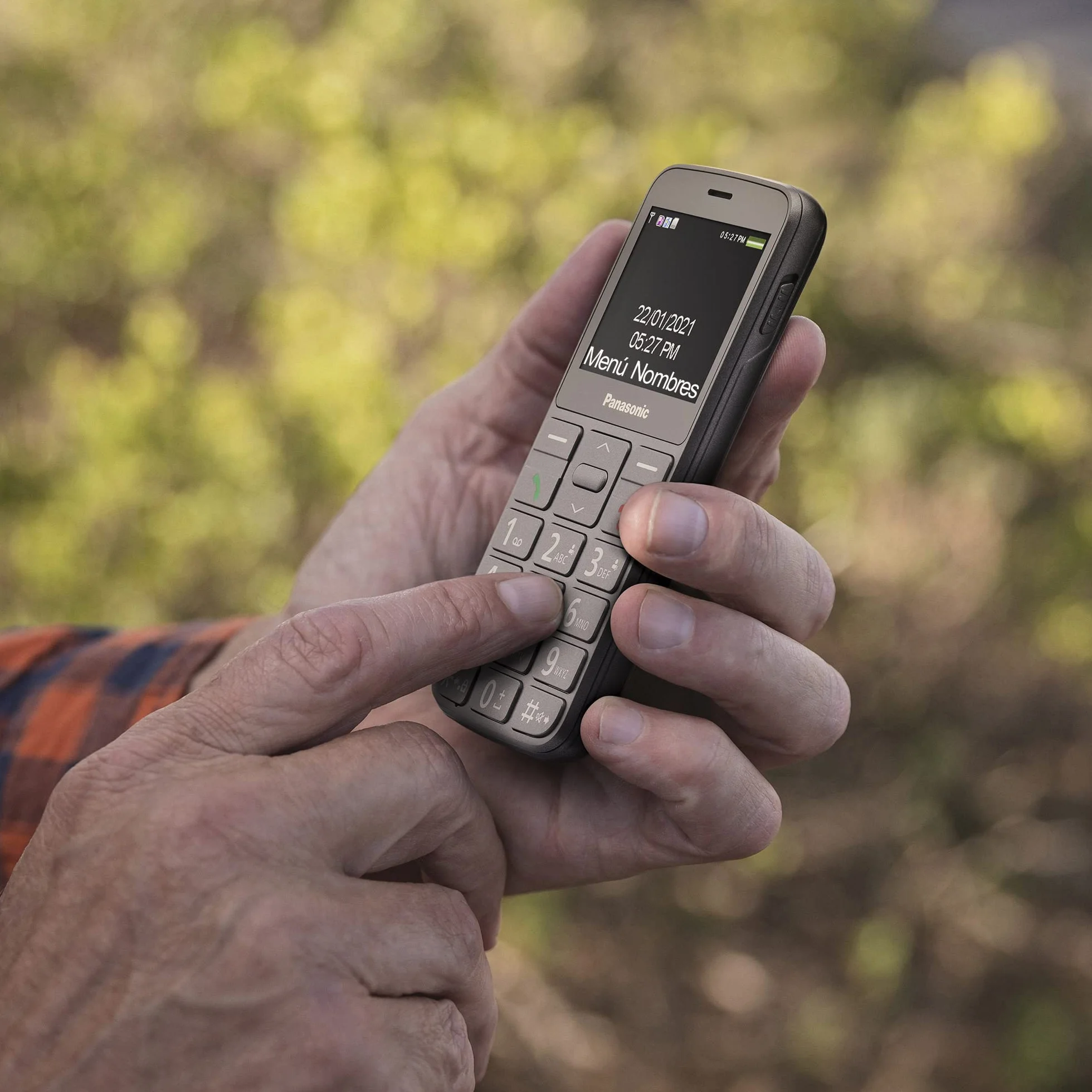 Panasonic KX-TU160 telefon komórkowy dla seniora (połączenia priorytetowe, kolorowy wyświetlacz TFT 2.4", duże klawisze z podświetleniem), szary
