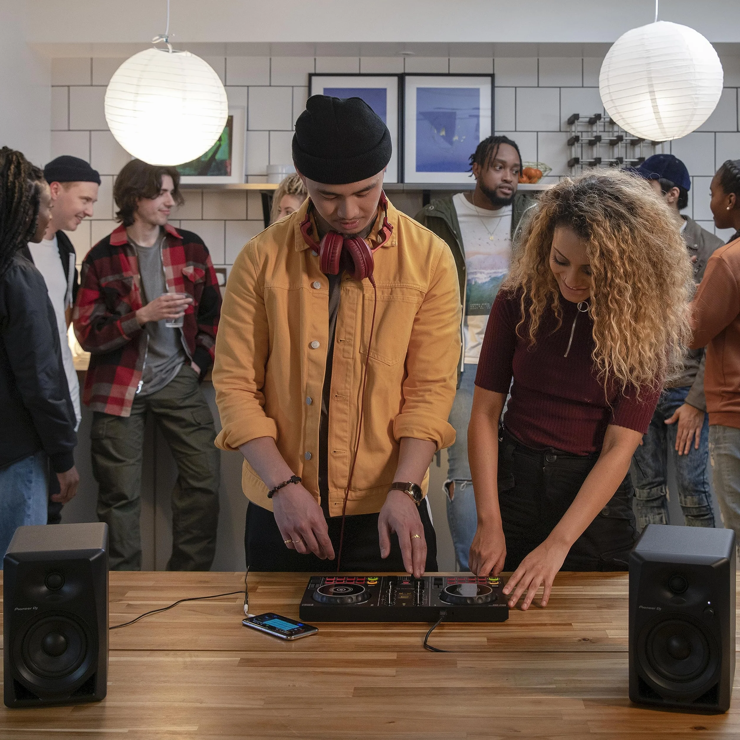 Pioneer DDJ-200 – kontroler wejścia Bluetooth dla DJ-ów ze smartfonem, czarny
