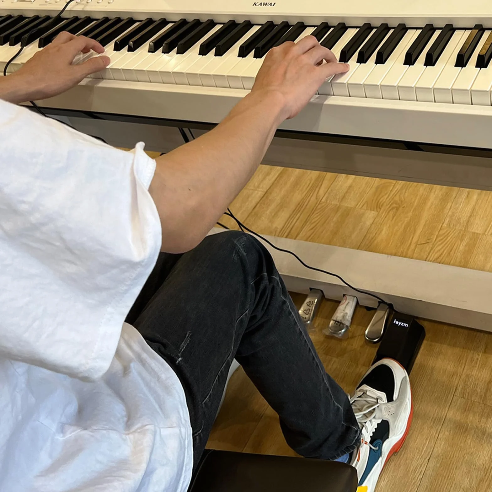 Rayzm Uniwersalny Sustain do pianina cyfrowego i klawiatury elektronicznej, antypoślizgowy nożny z przełącznikiem polaryzacyjnym, kabel 1,4 m